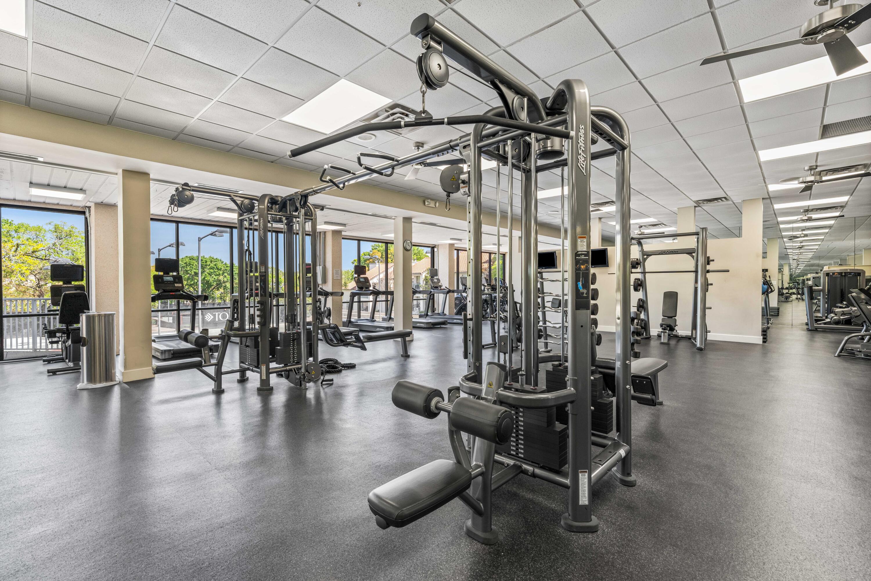 515 Tops L Beach Boulevard, # 501