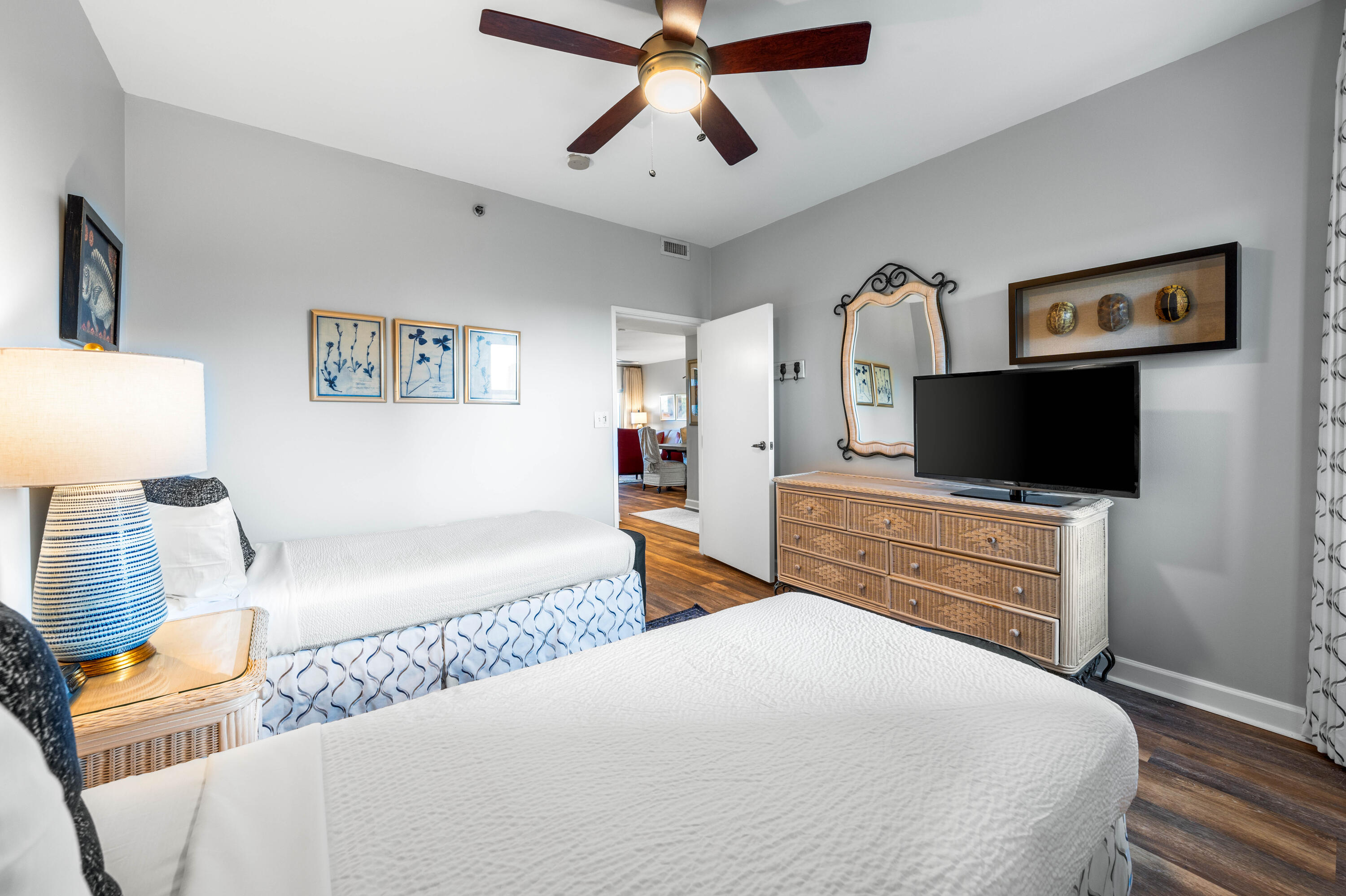 515 Tops L Beach Boulevard, # 501