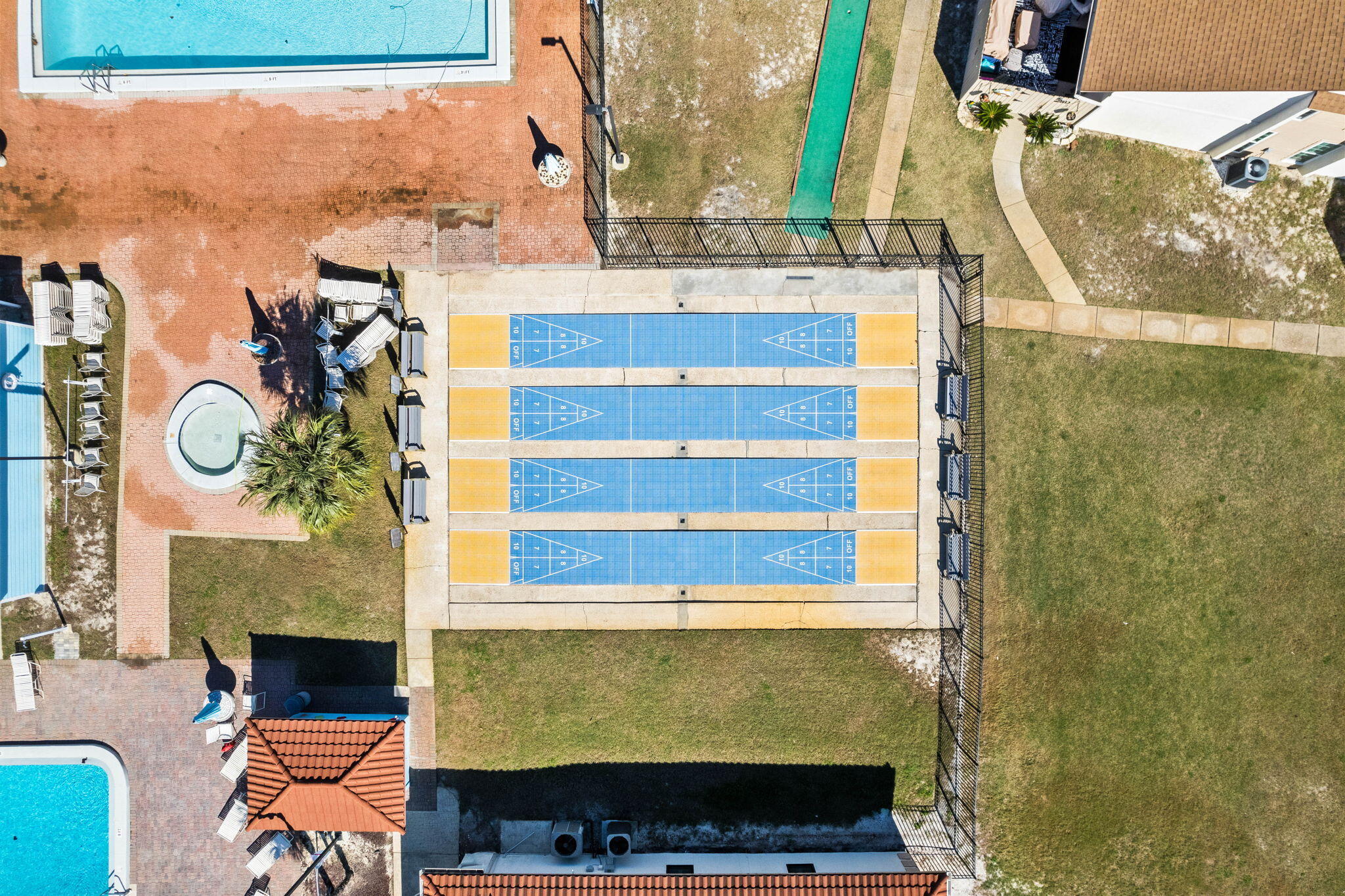 17462 Front Beach Road, 60106