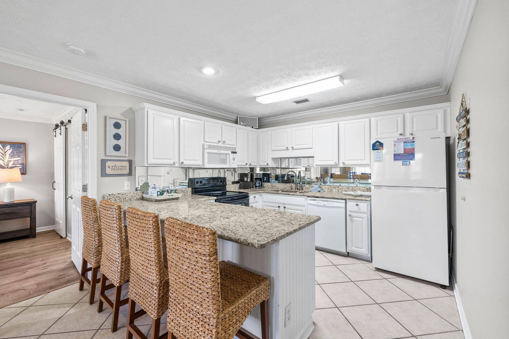 17462 Front Beach Road, 60106