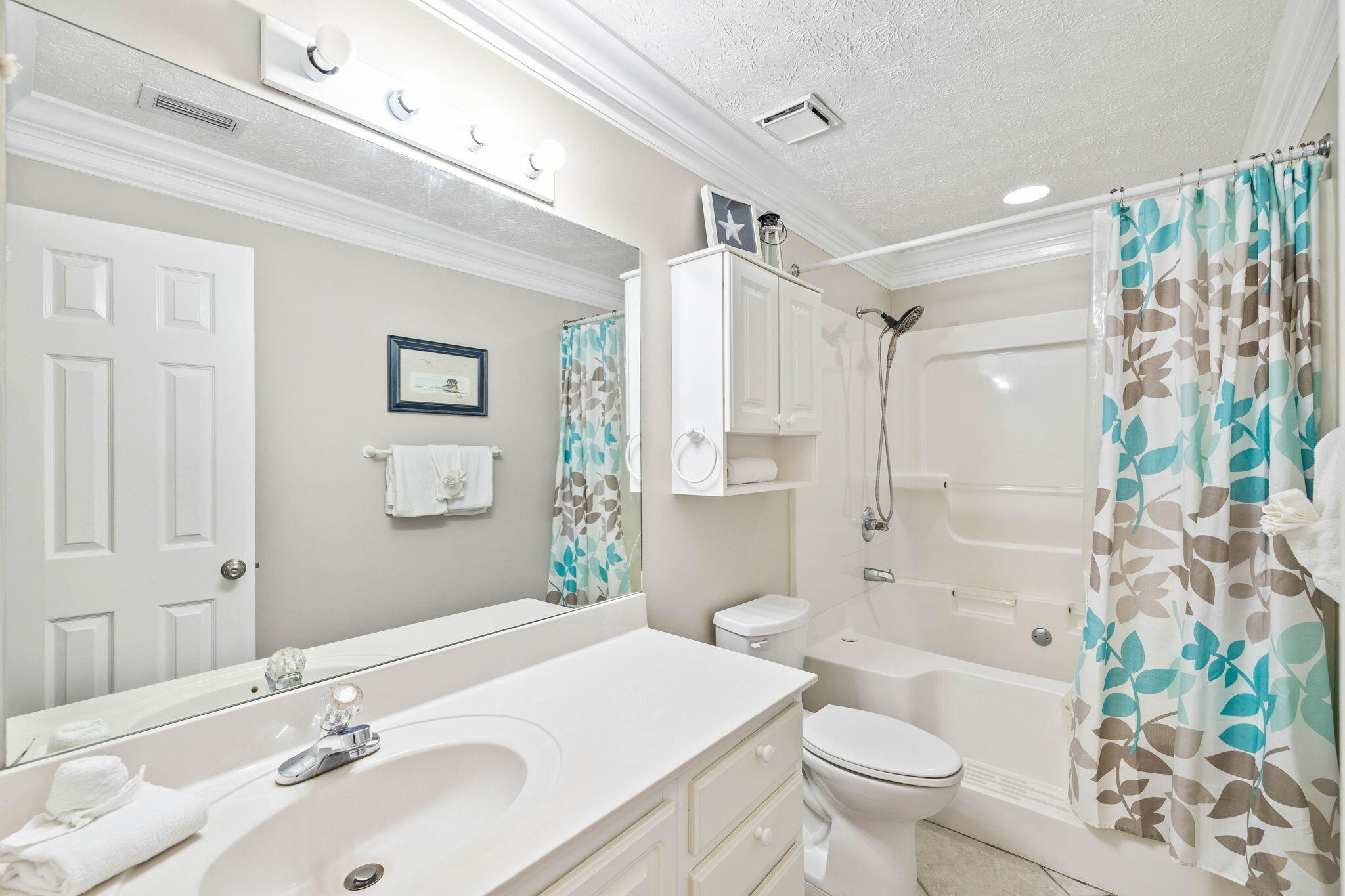 17462 Front Beach Road, 60106