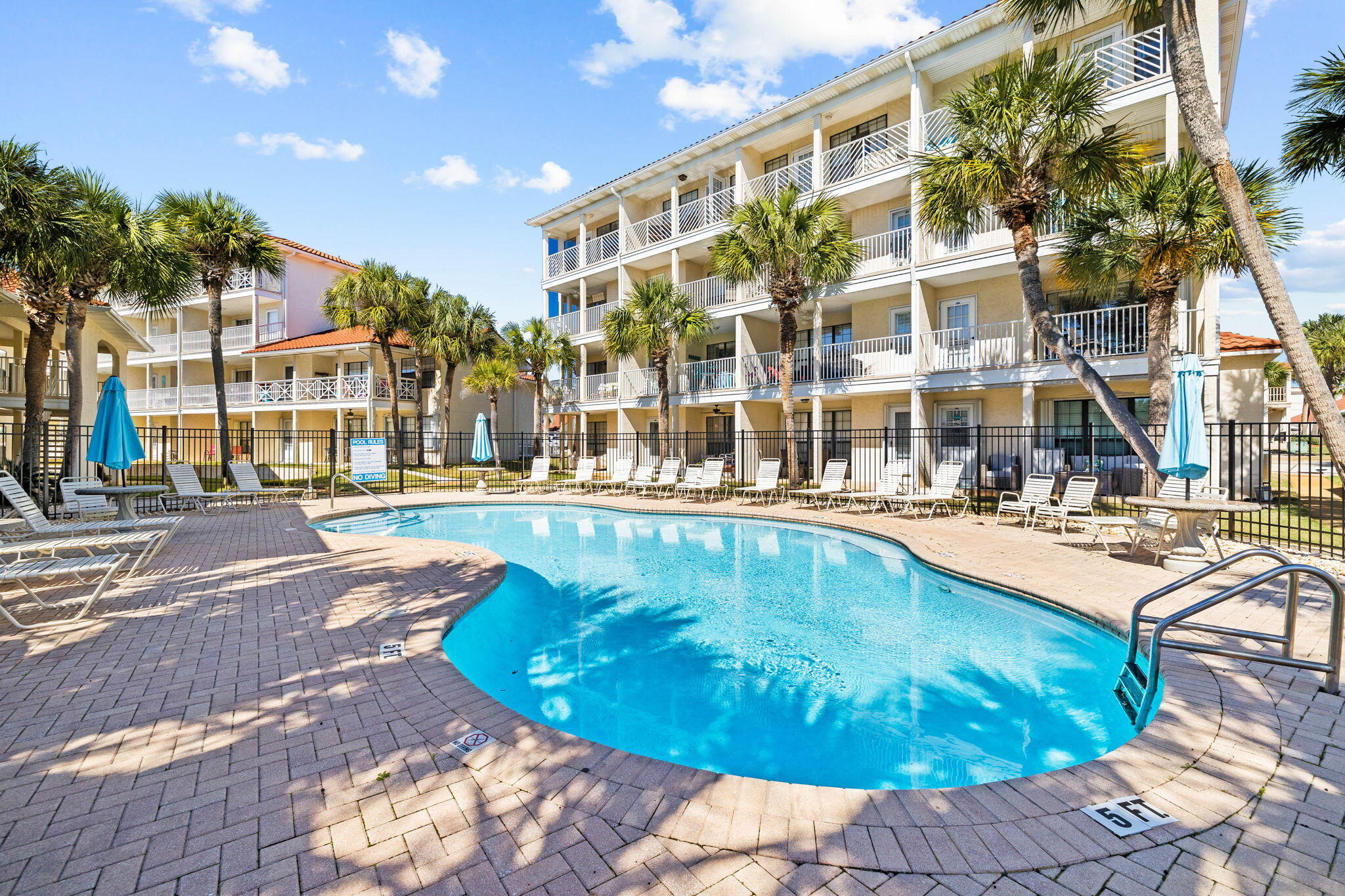 17462 Front Beach Road, 60106