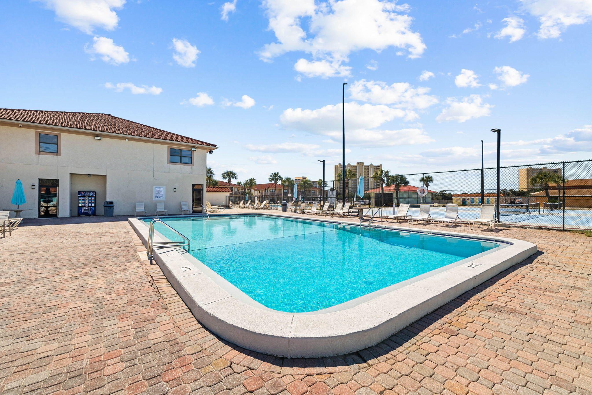 17462 Front Beach Road, 60106