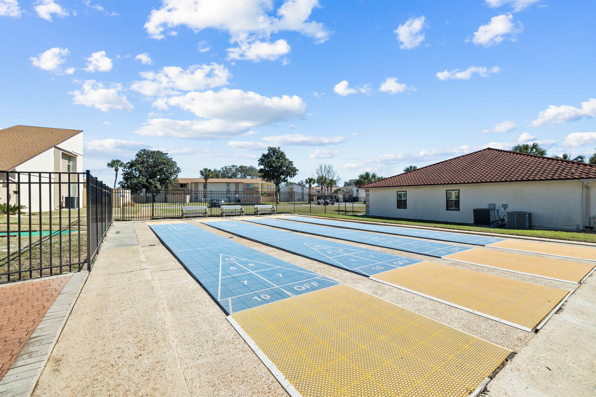 17462 Front Beach Road, 60106