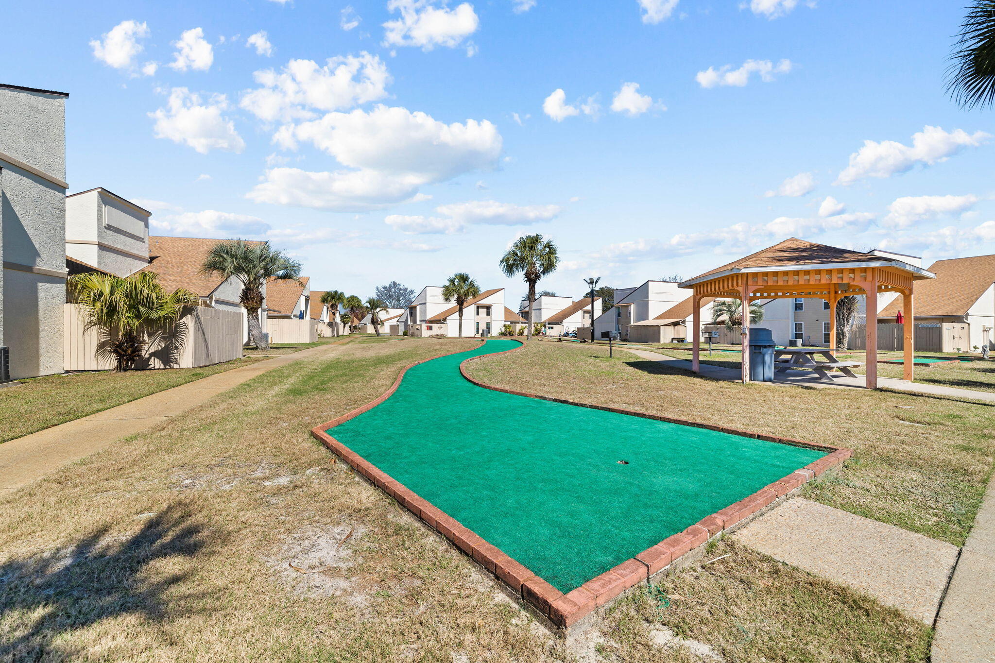 17462 Front Beach Road, 60106