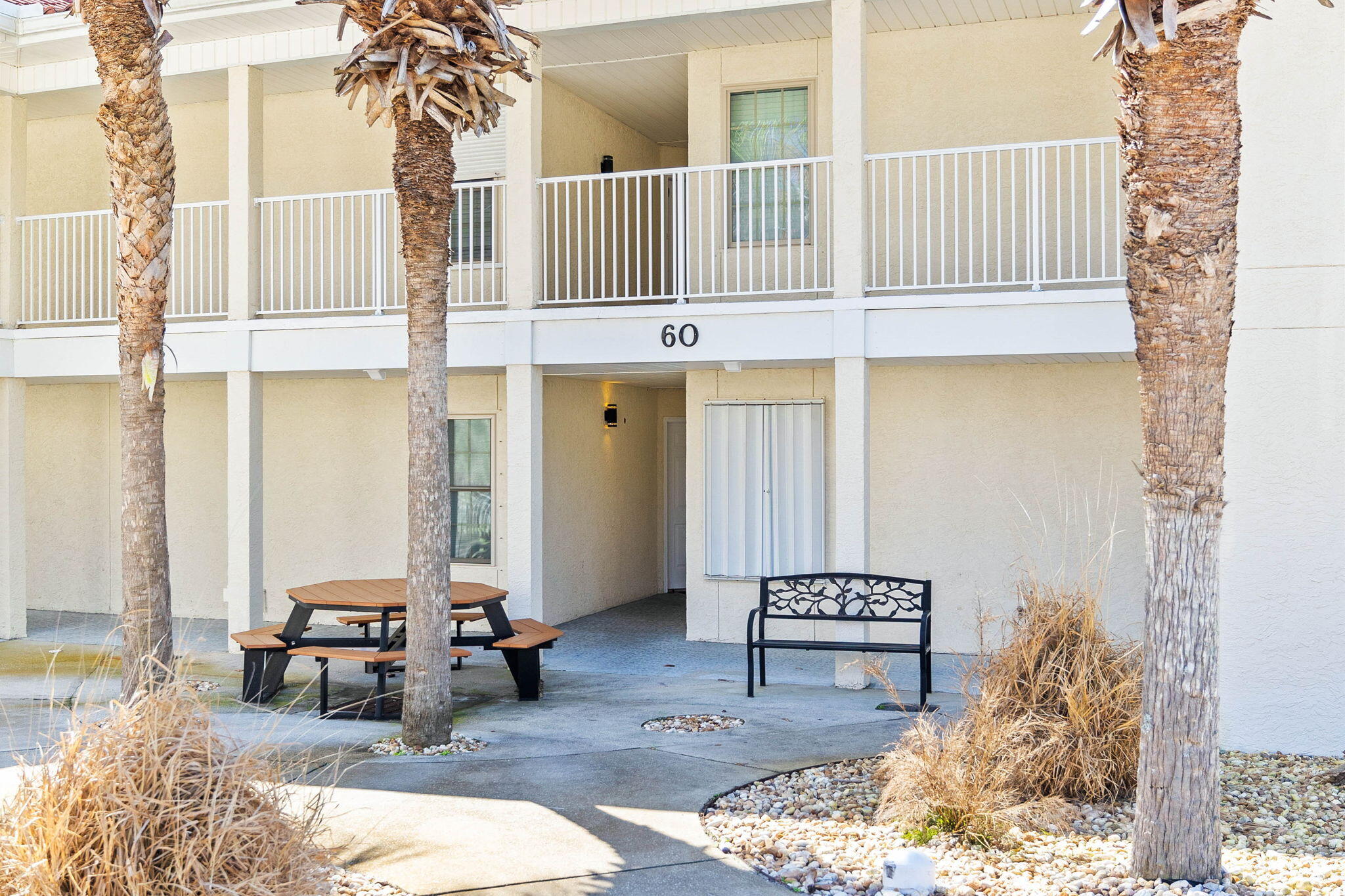 17462 Front Beach Road, 60106