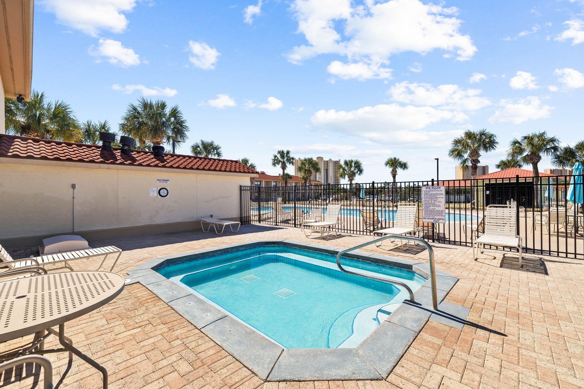 17462 Front Beach Road, 60106