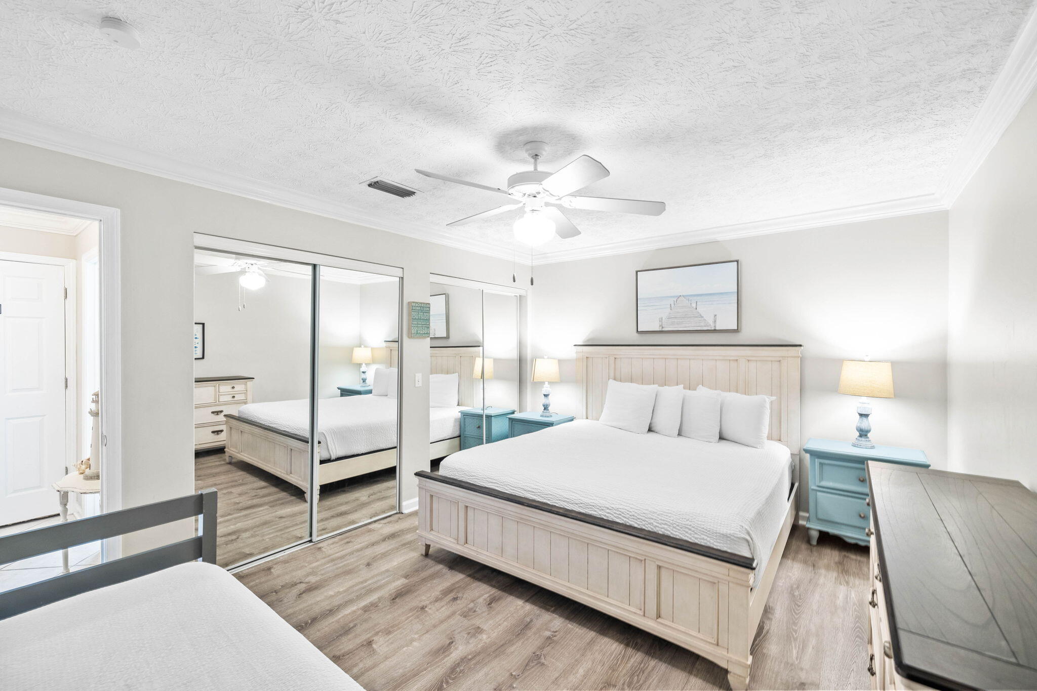 17462 Front Beach Road, 60106