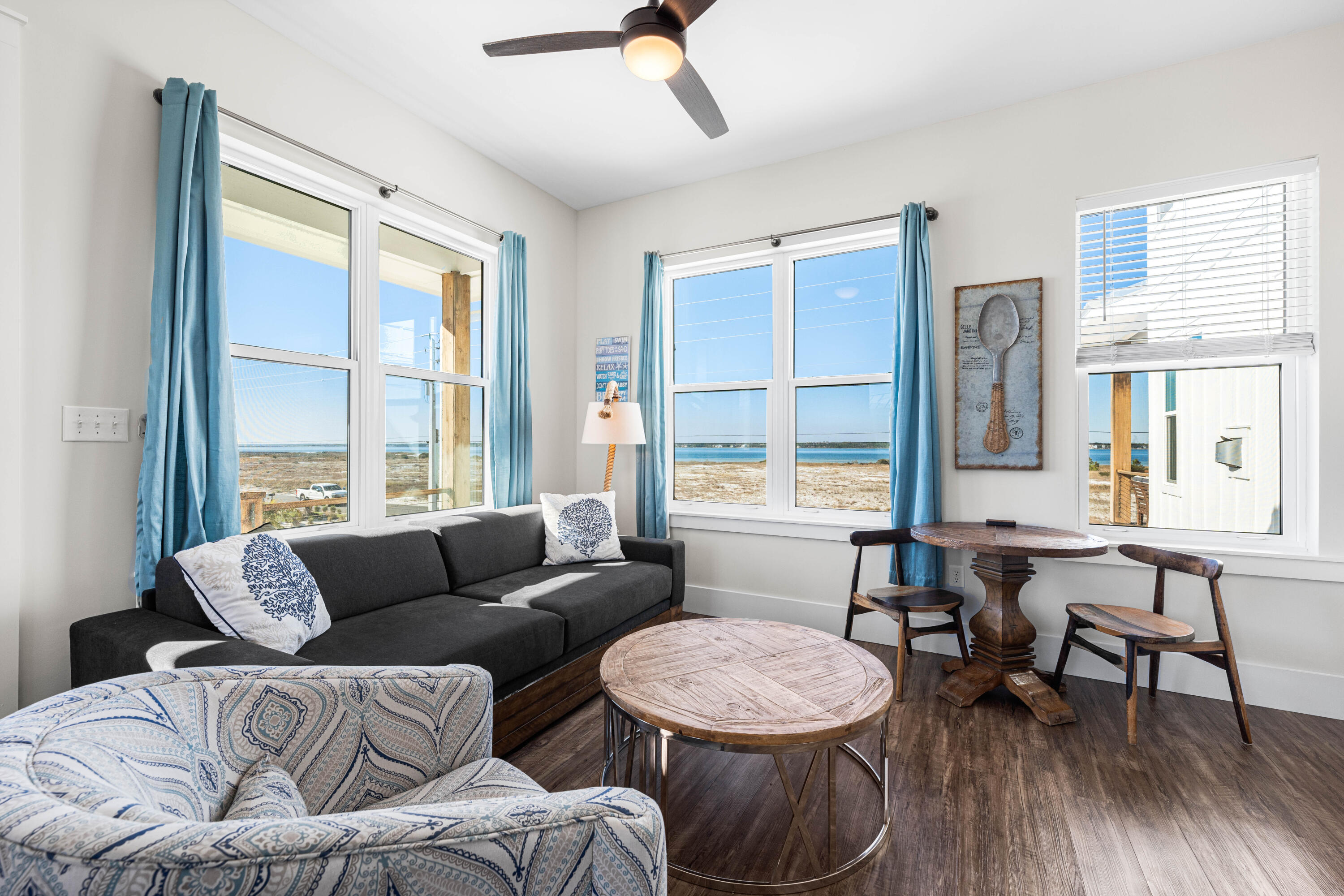 8075 White Sands Boulevard