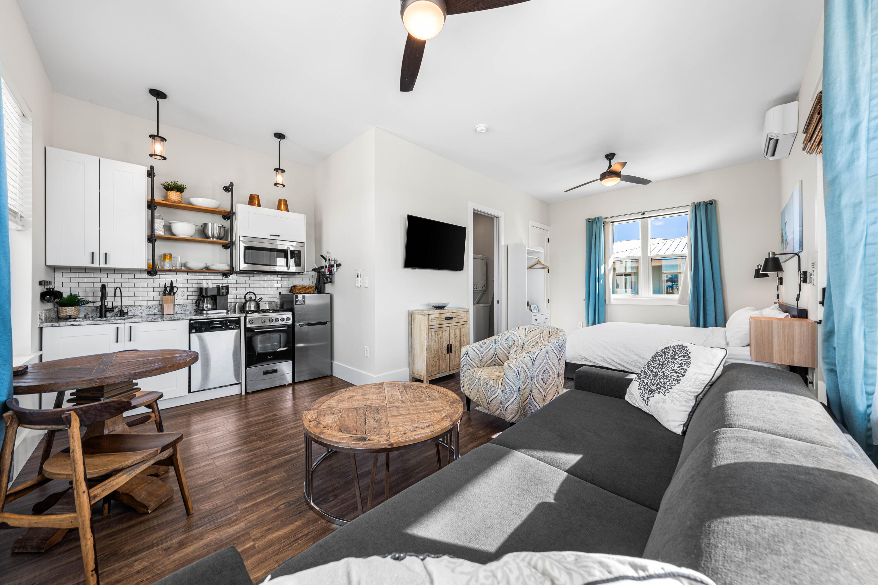 8075 White Sands Boulevard