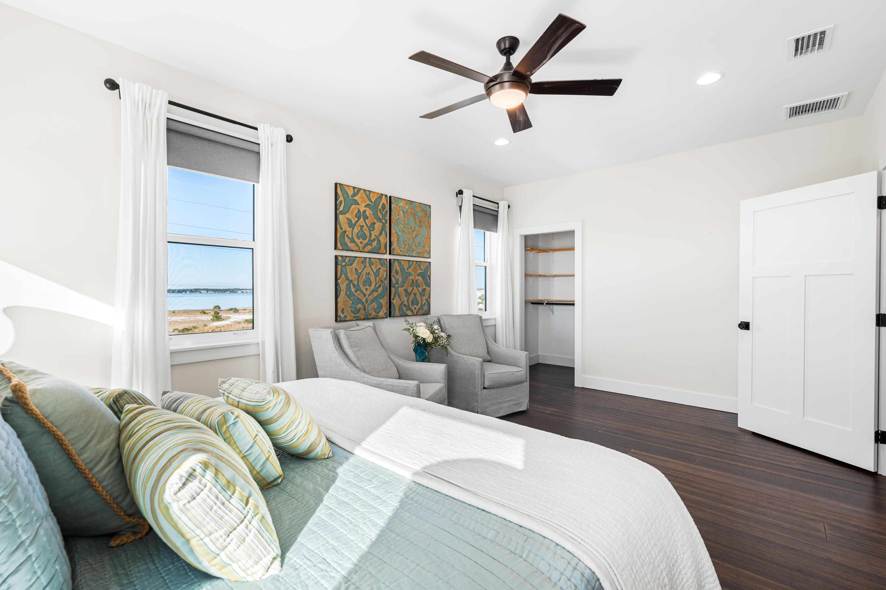 8075 White Sands Boulevard