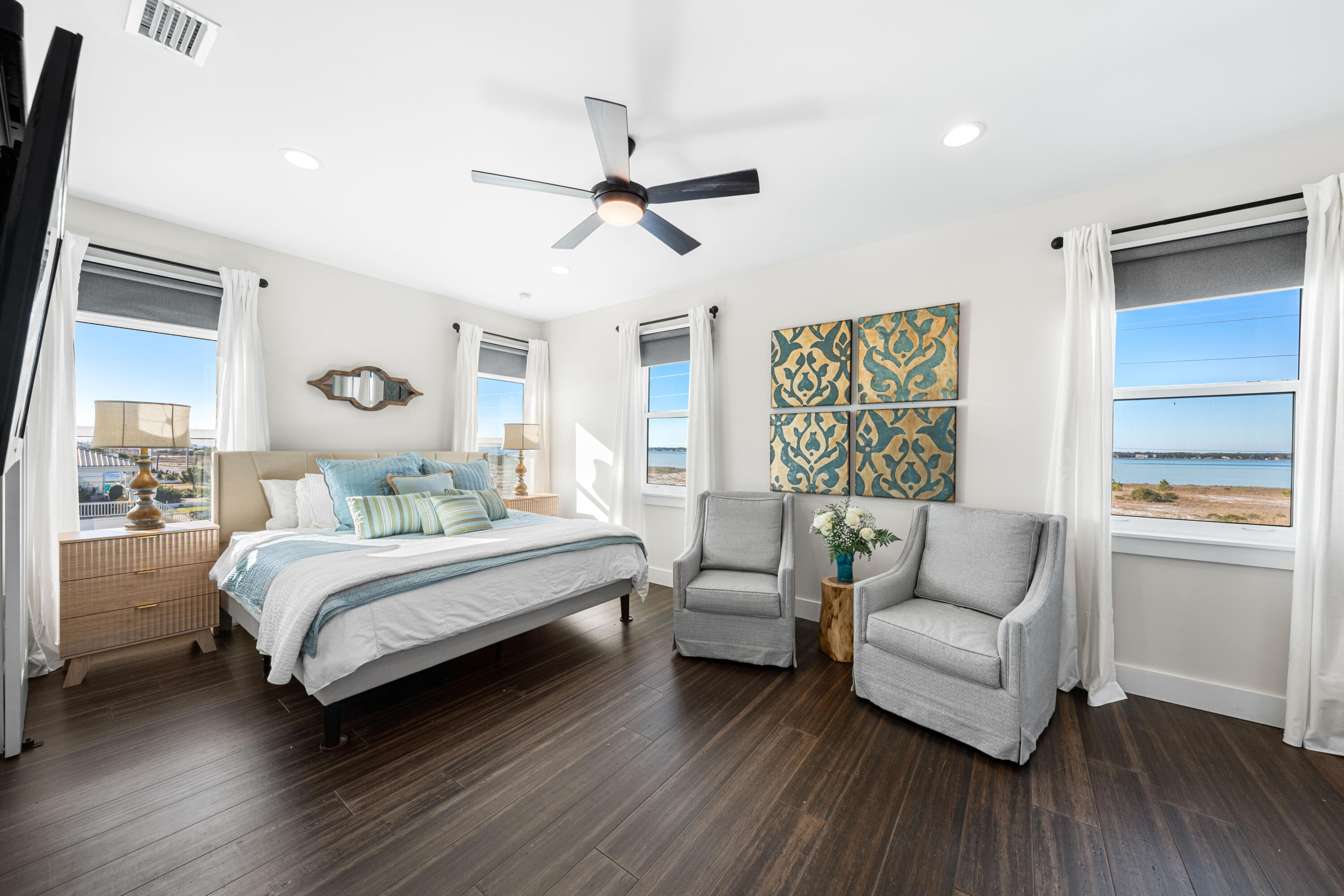 8075 White Sands Boulevard