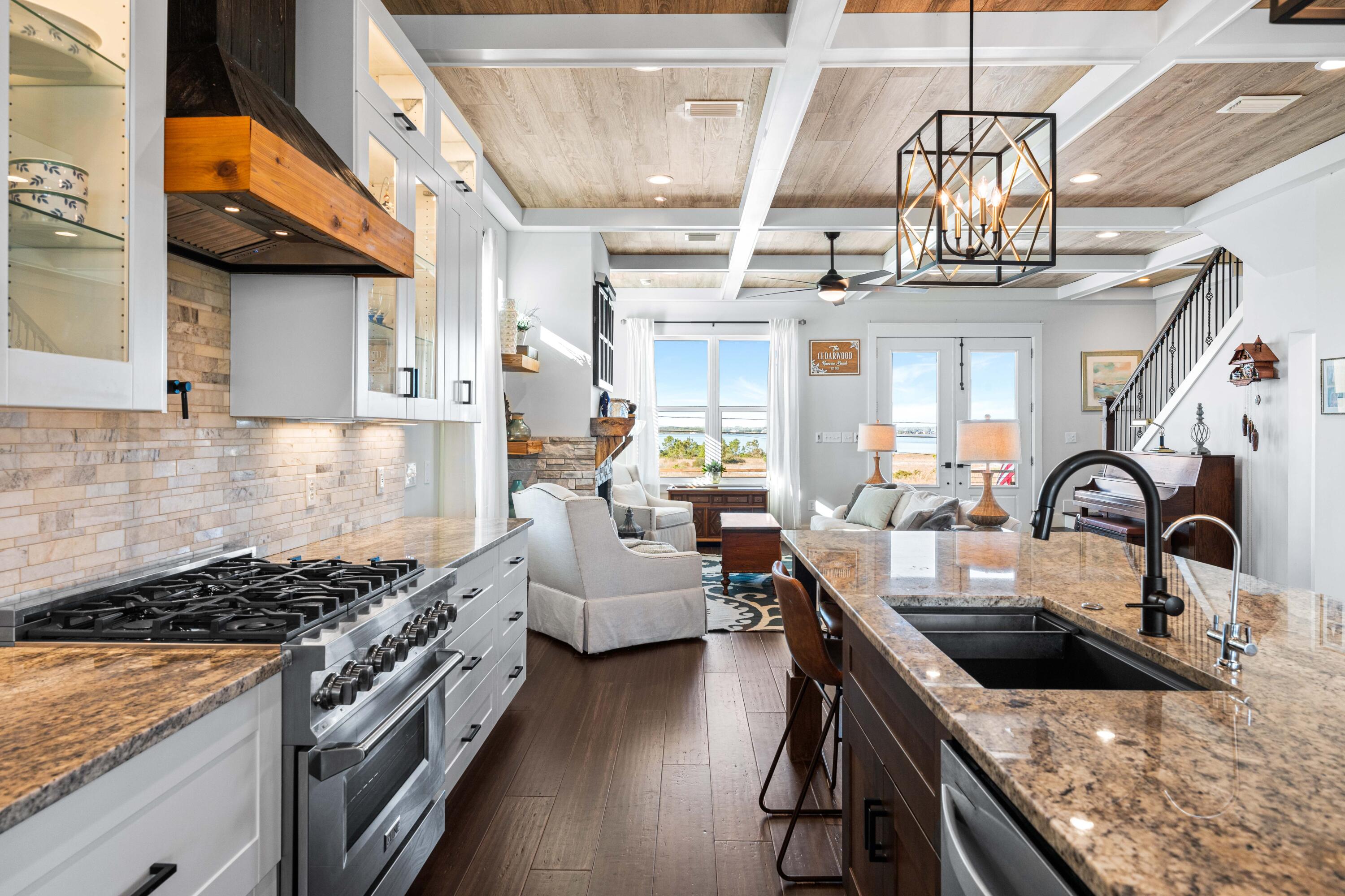 8075 White Sands Boulevard