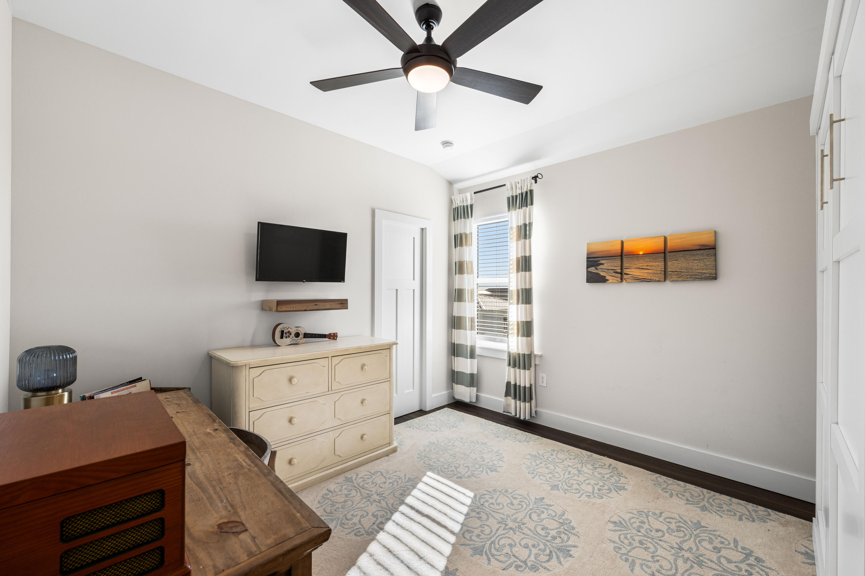 8075 White Sands Boulevard