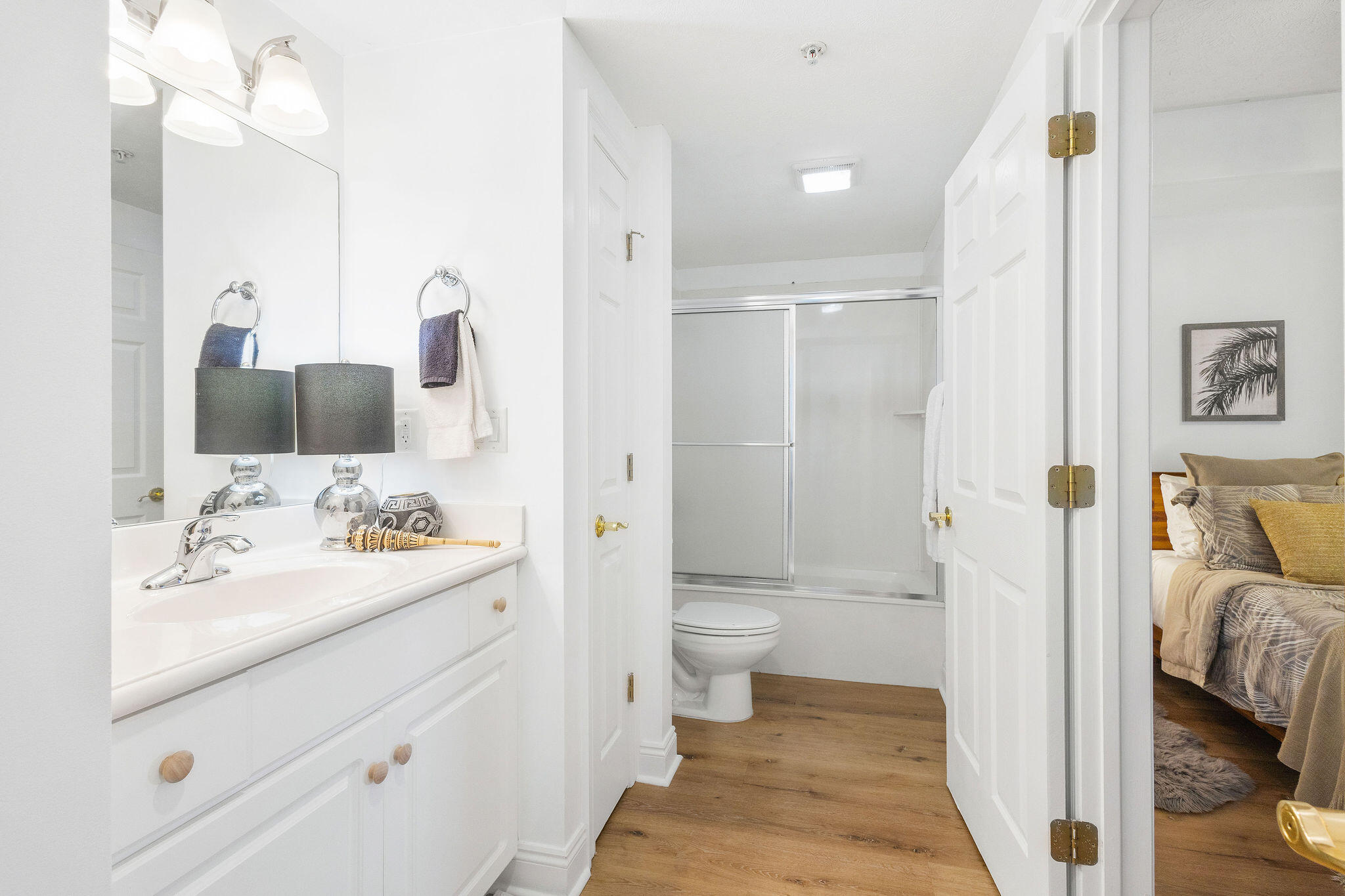 5004 Thomas Drive, UNIT 1707