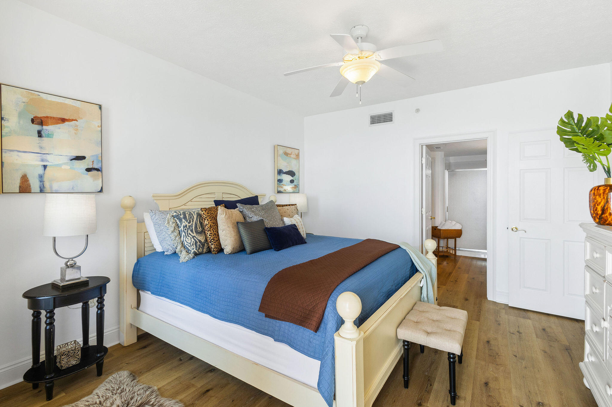 5004 Thomas Drive, UNIT 1707