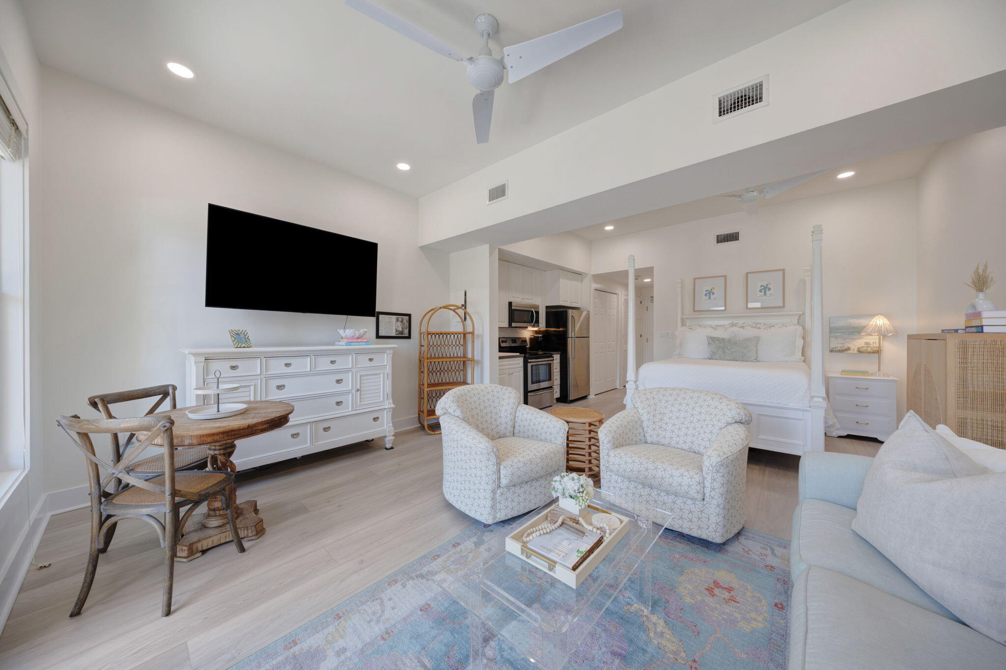 95 Laura Hamilton Boulevard, 206