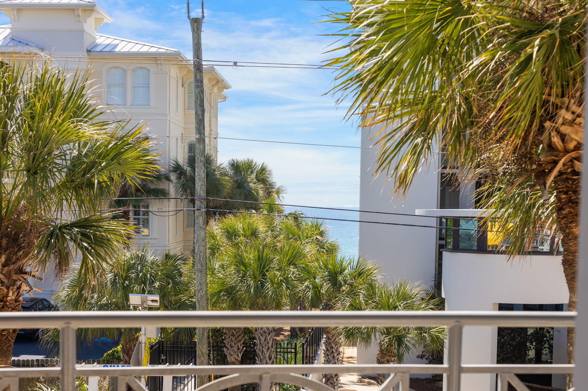 95 Laura Hamilton Boulevard, 206