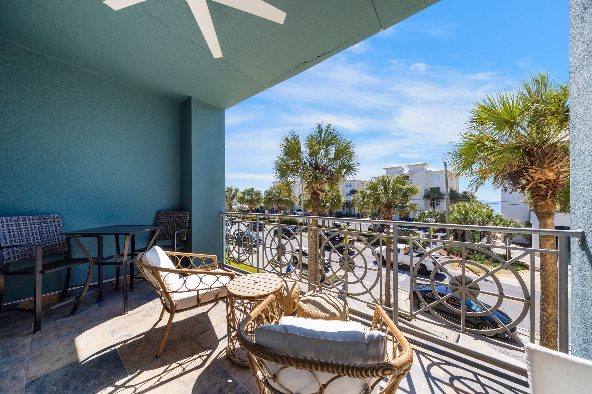 95 Laura Hamilton Boulevard, 206