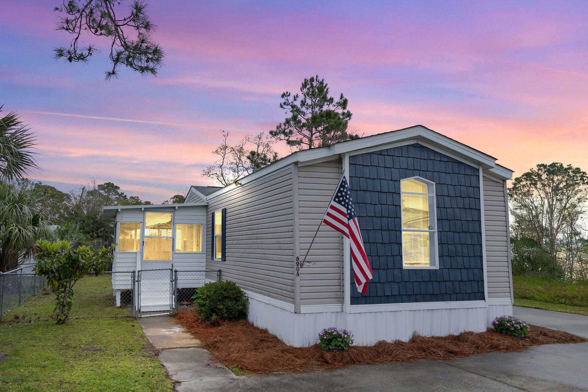 6906 Sunrise Drive