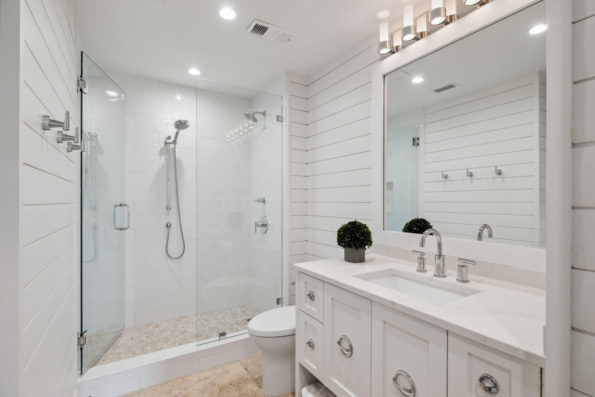 4402 Southwinds Drive, 4402