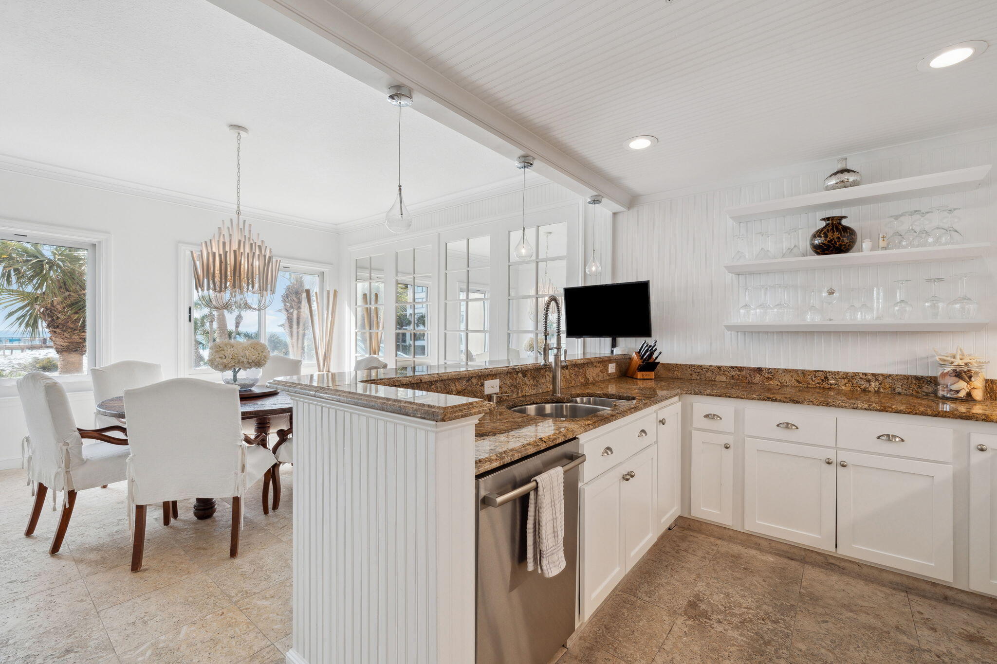 4402 Southwinds Drive, 4402