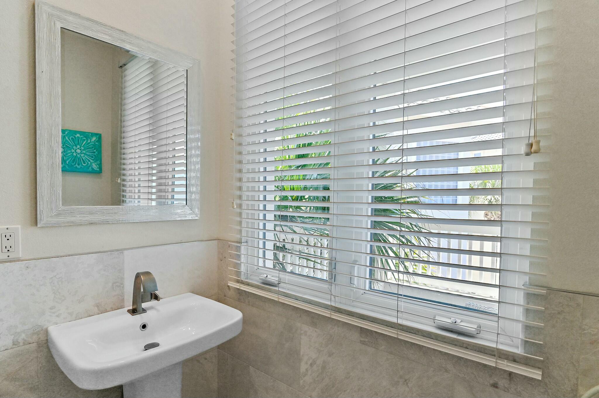 4835 Ocean Boulevard