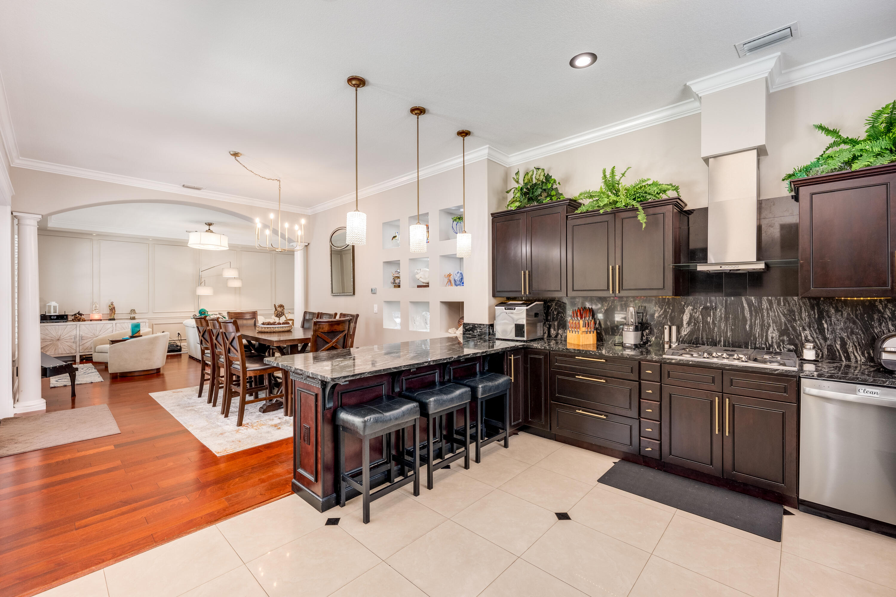 306 Coconut Grove Court