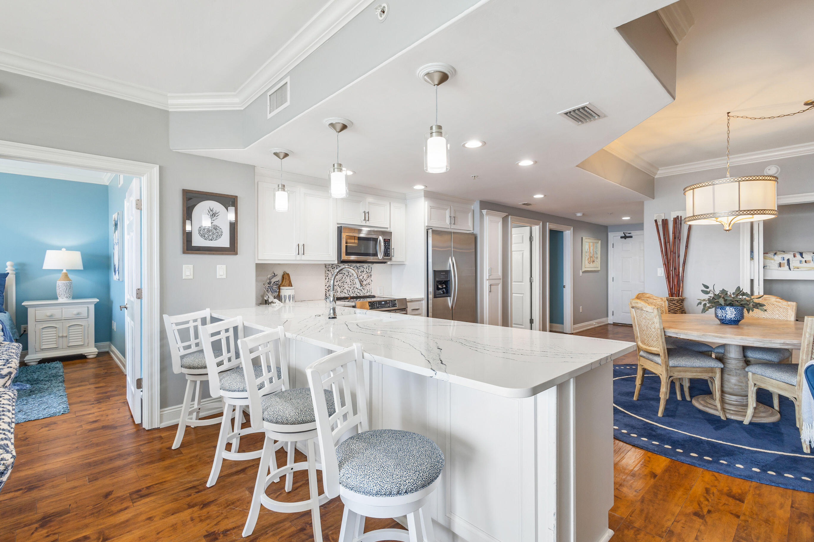 5004 Thomas Drive, UNIT 1709
