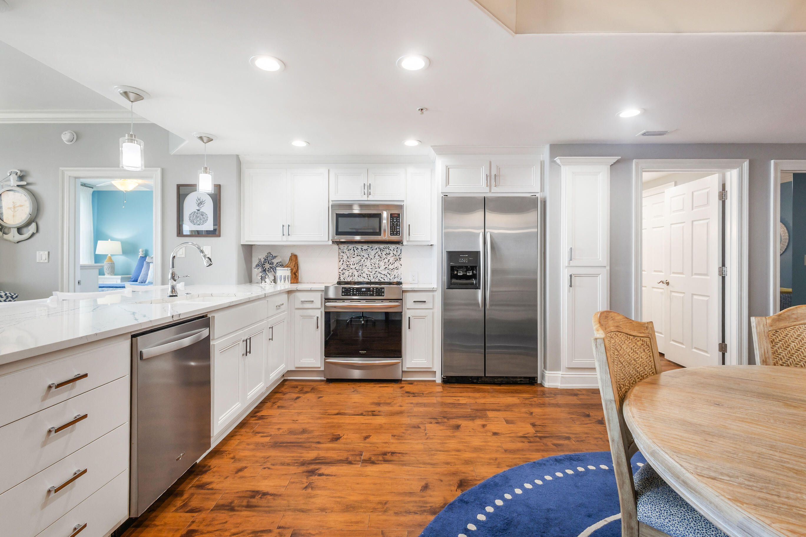 5004 Thomas Drive, UNIT 1709