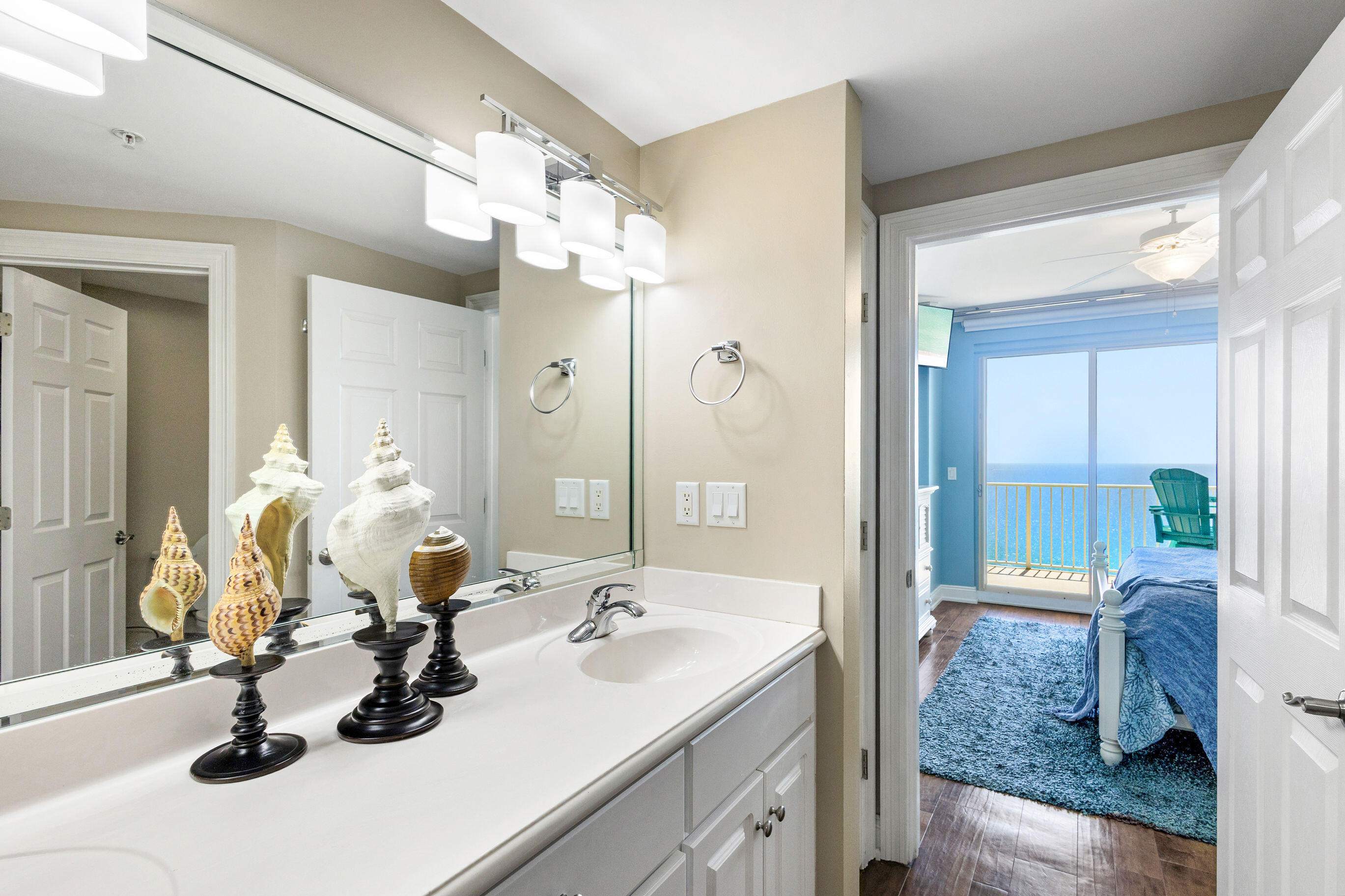 5004 Thomas Drive, UNIT 1709