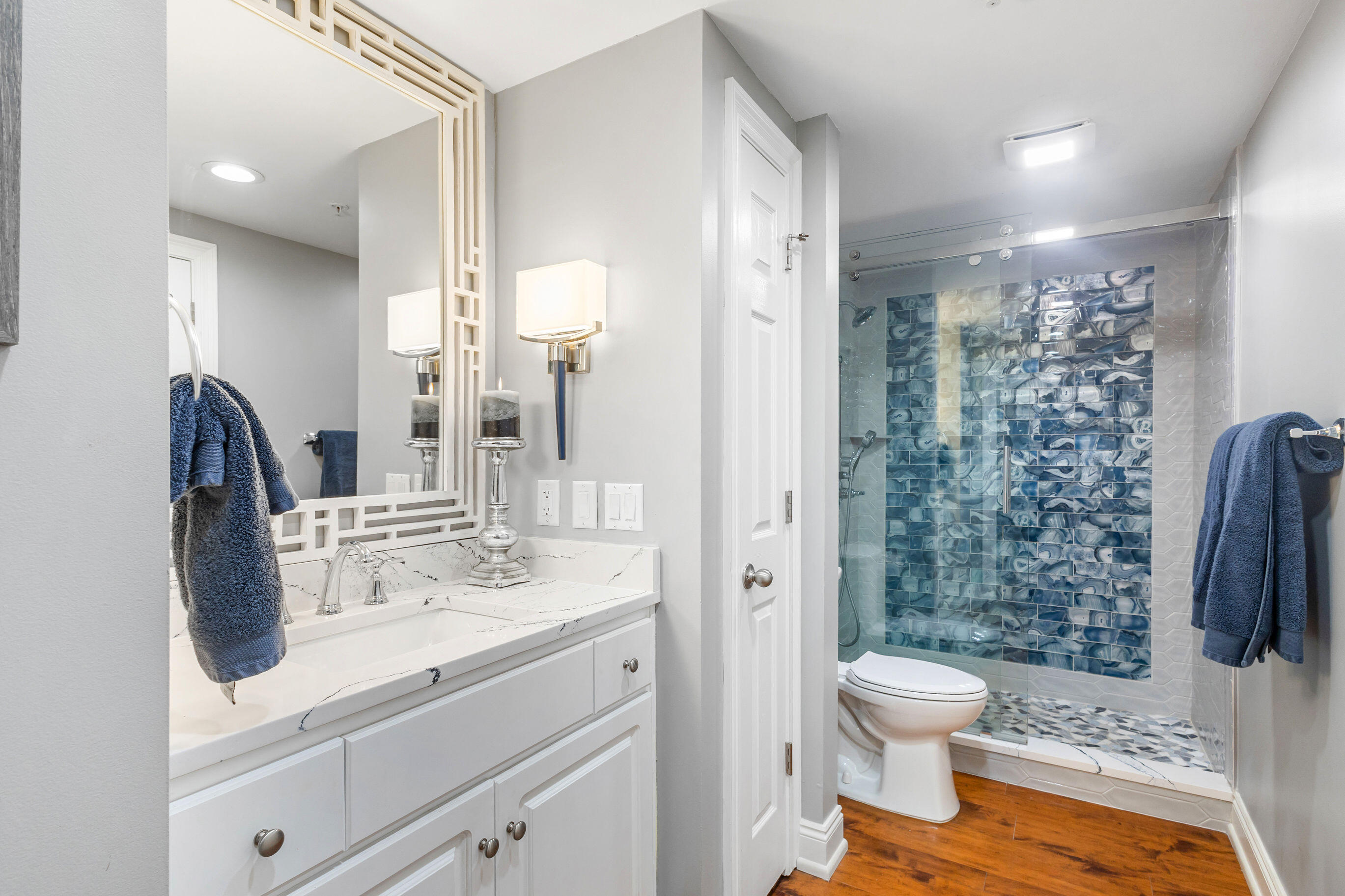 5004 Thomas Drive, UNIT 1709