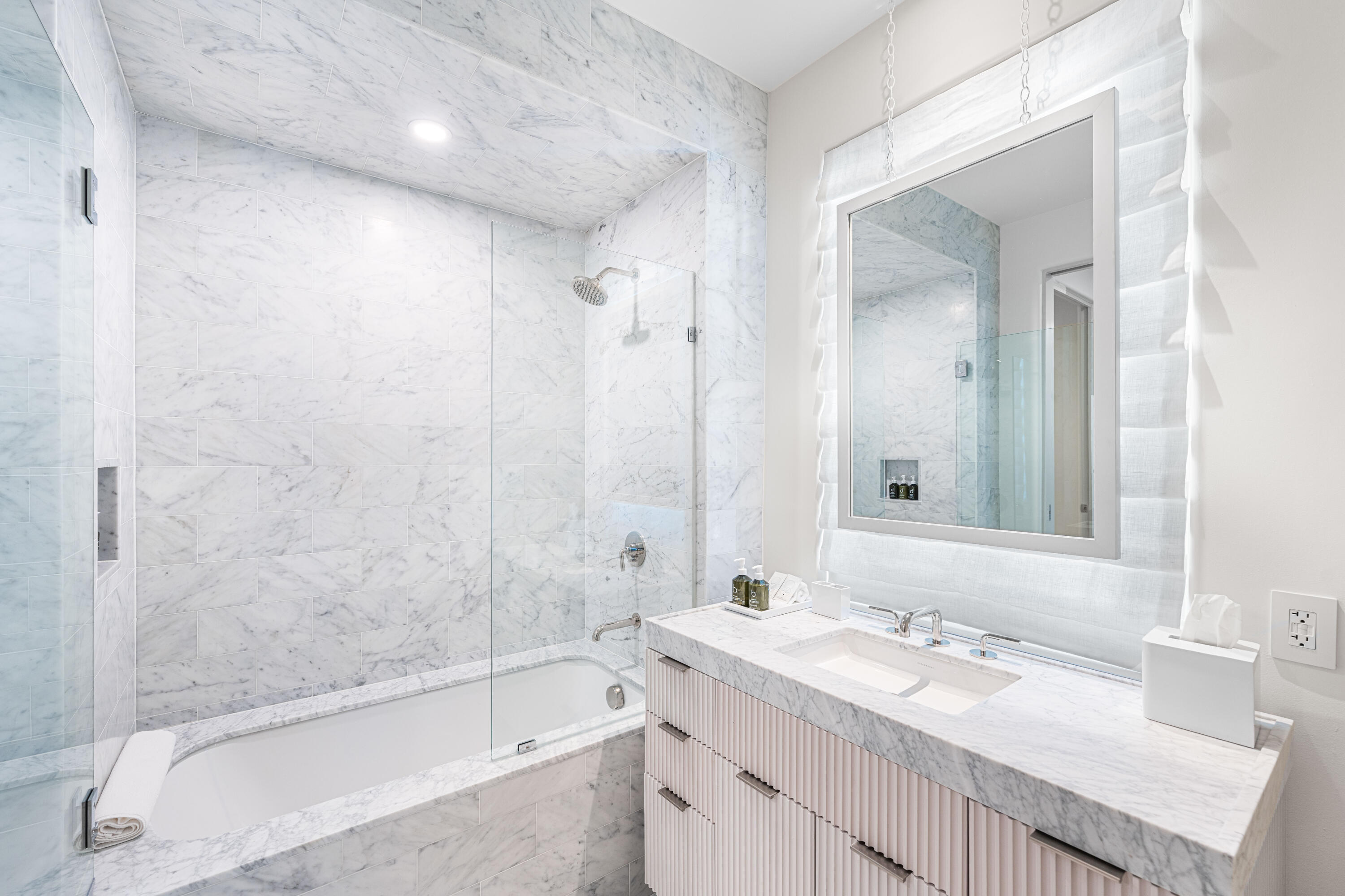 45 W Solaire Way, 307