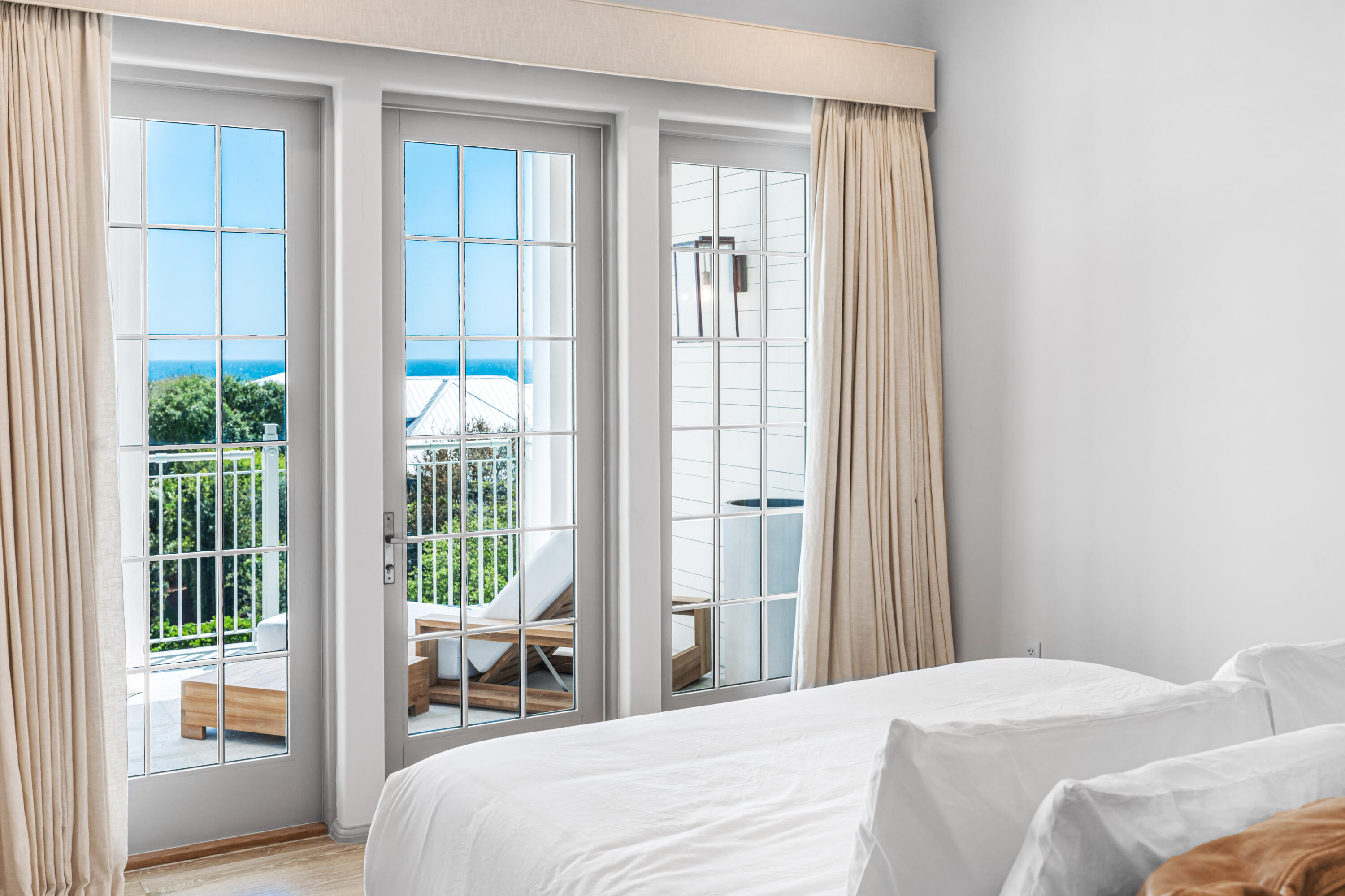 45 W Solaire Way, 307