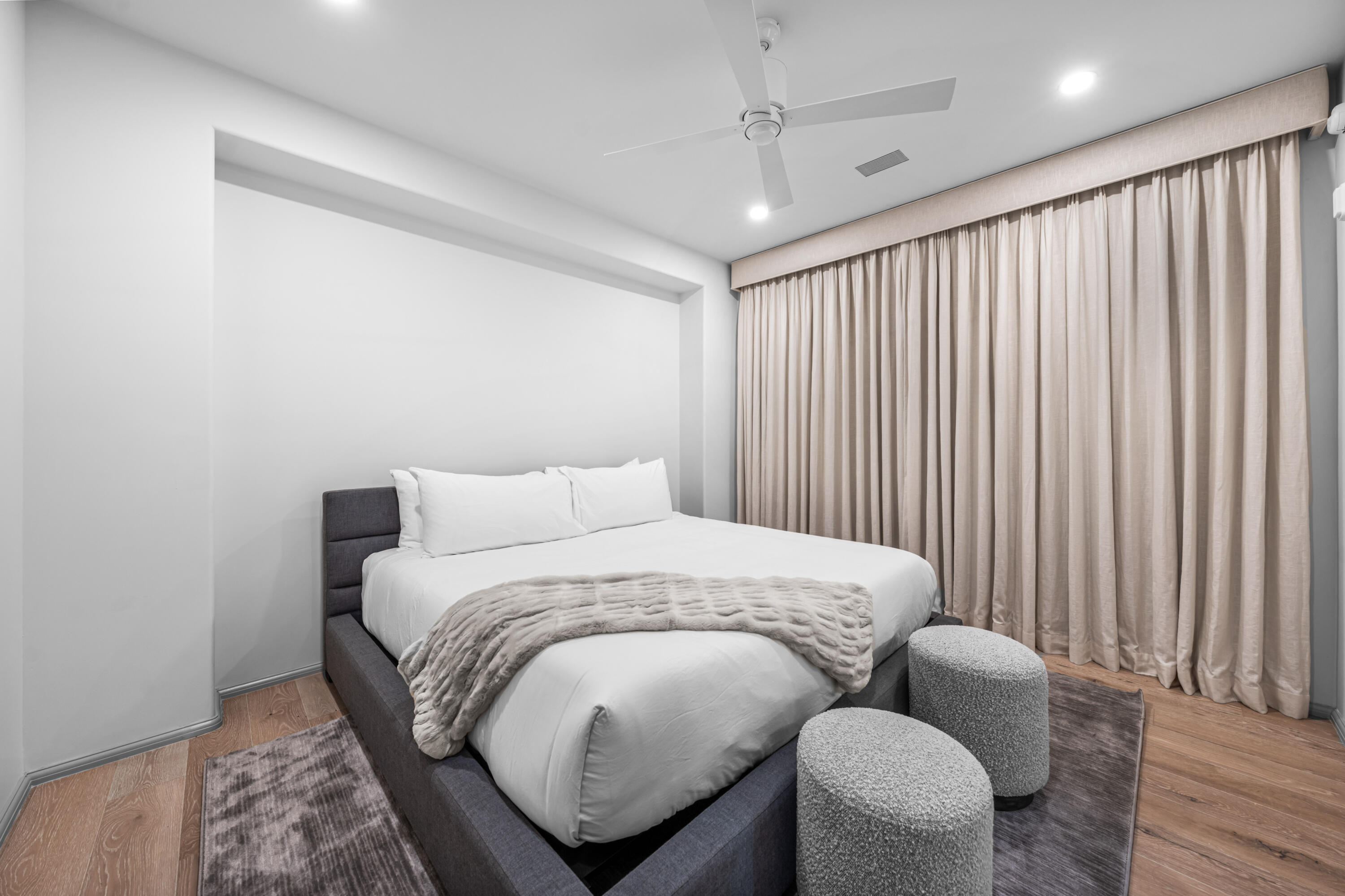 45 W Solaire Way, 307