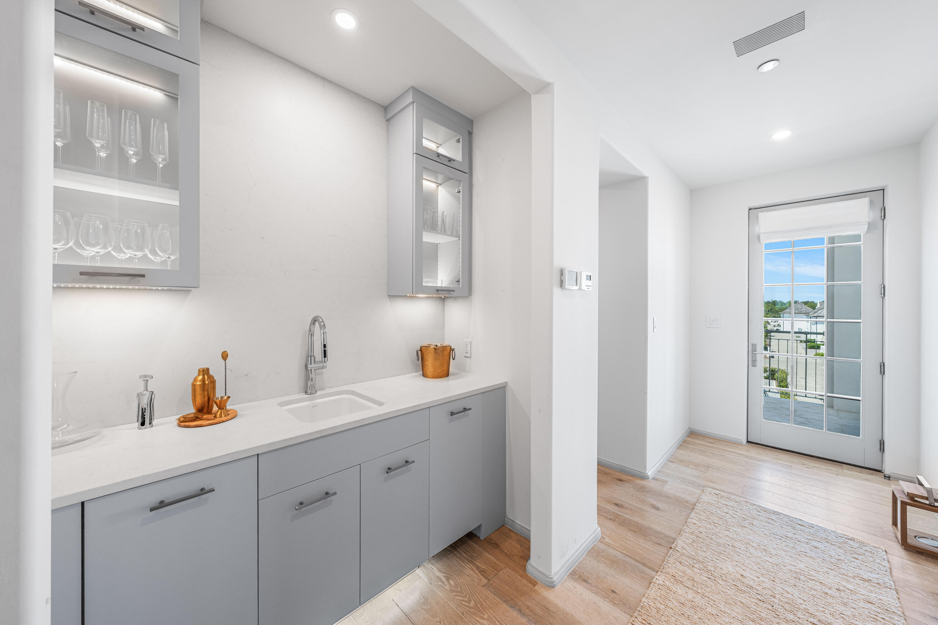 45 W Solaire Way, 307