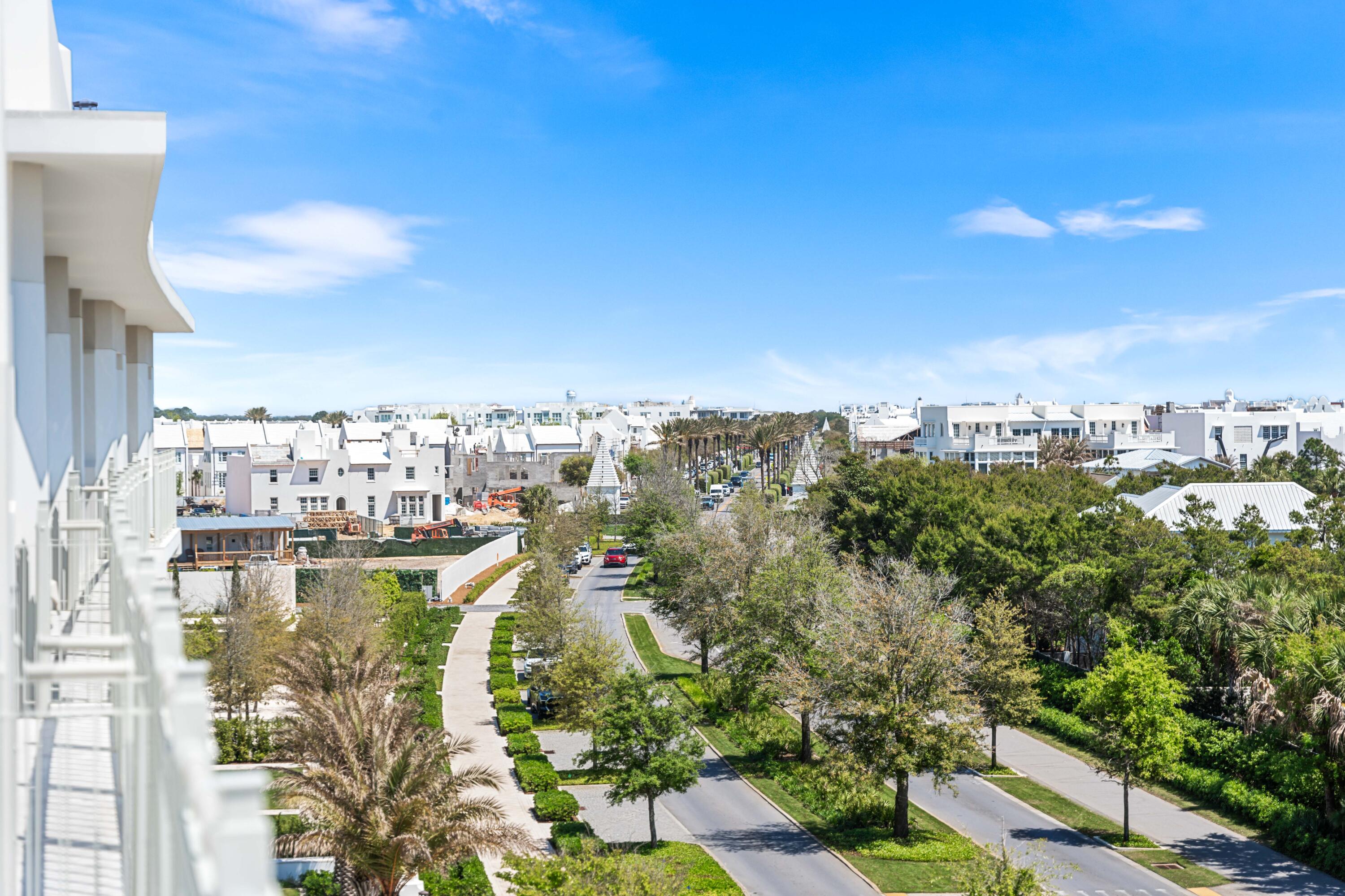 45 W Solaire Way, 307