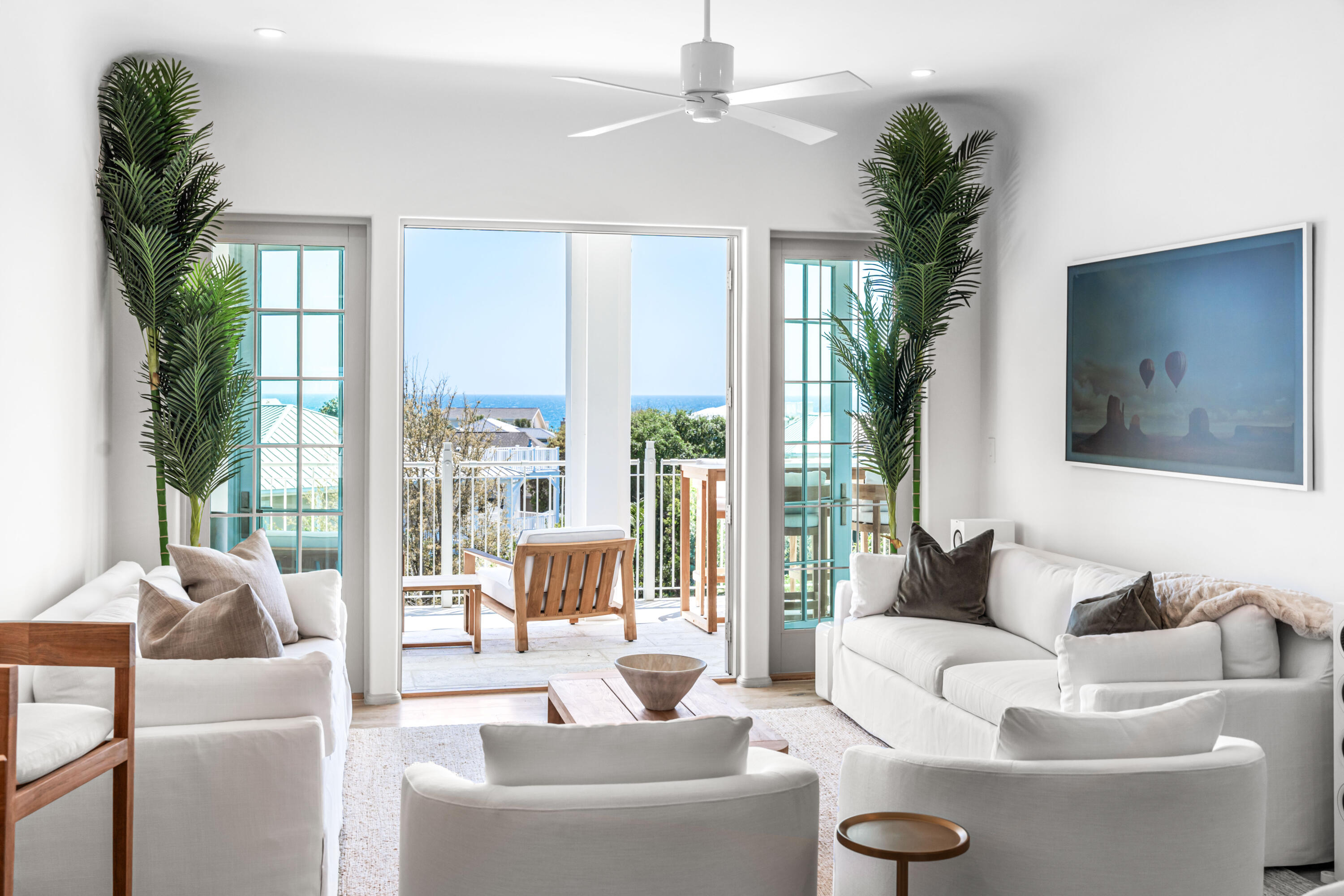 45 W Solaire Way, 307