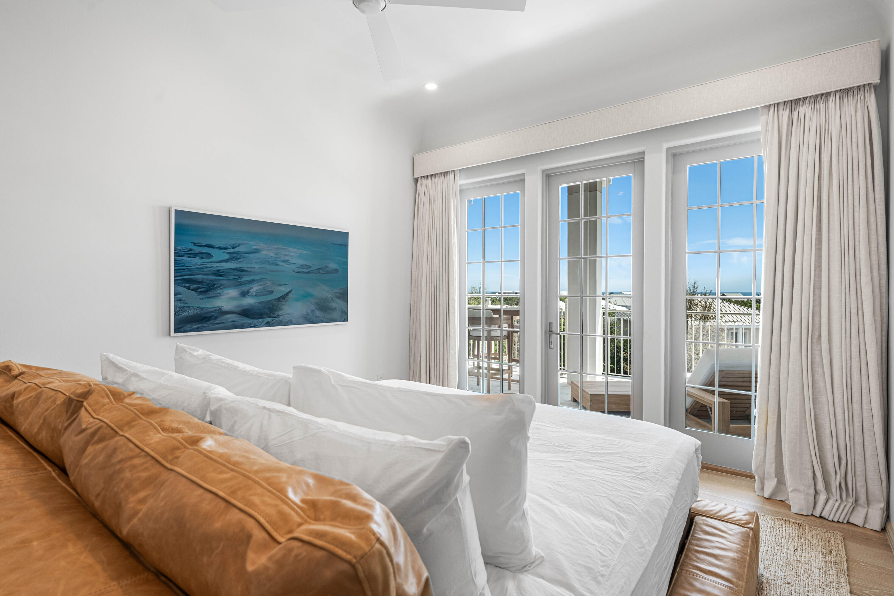 45 W Solaire Way, 307