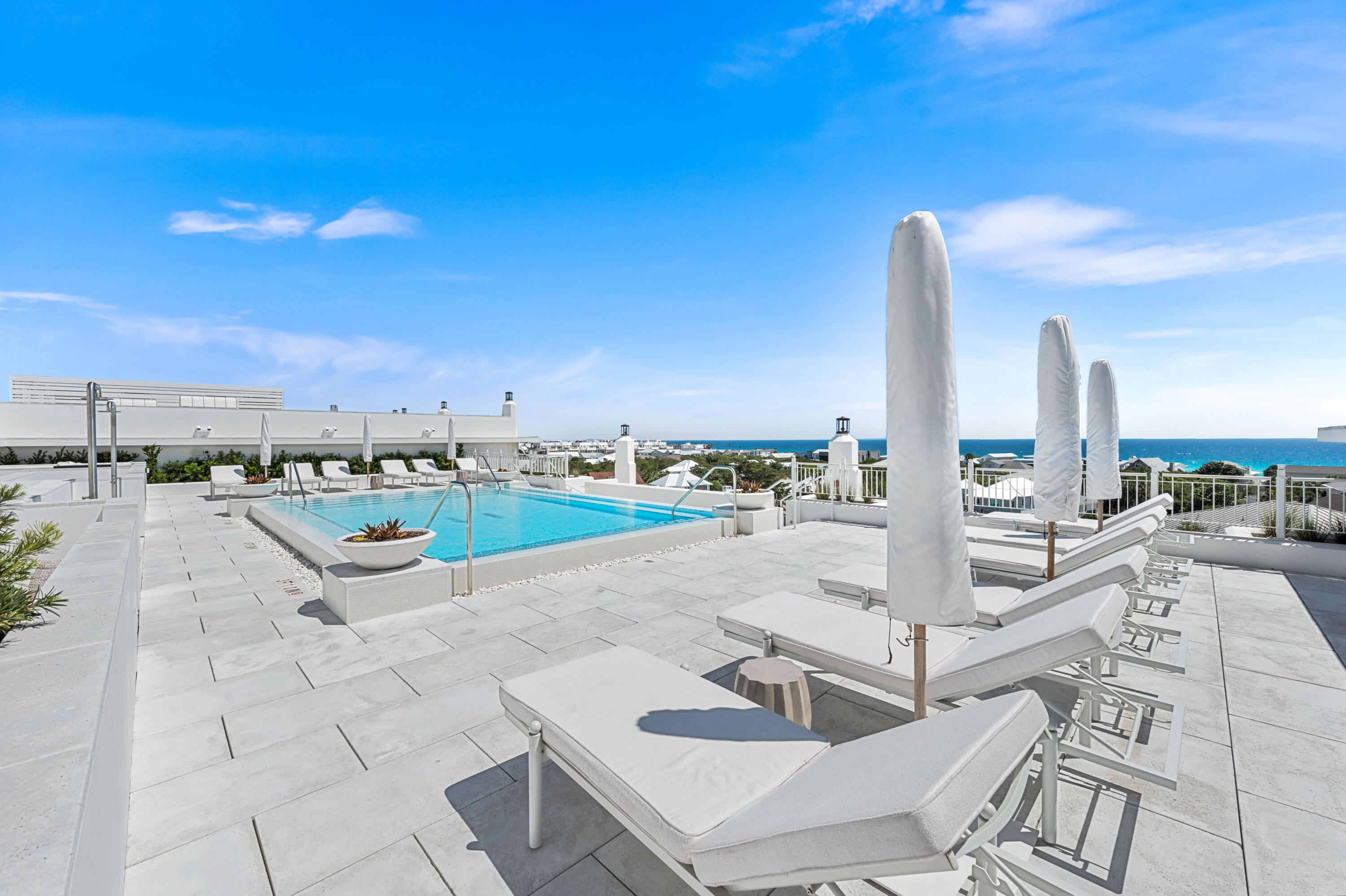 45 W Solaire Way, 307