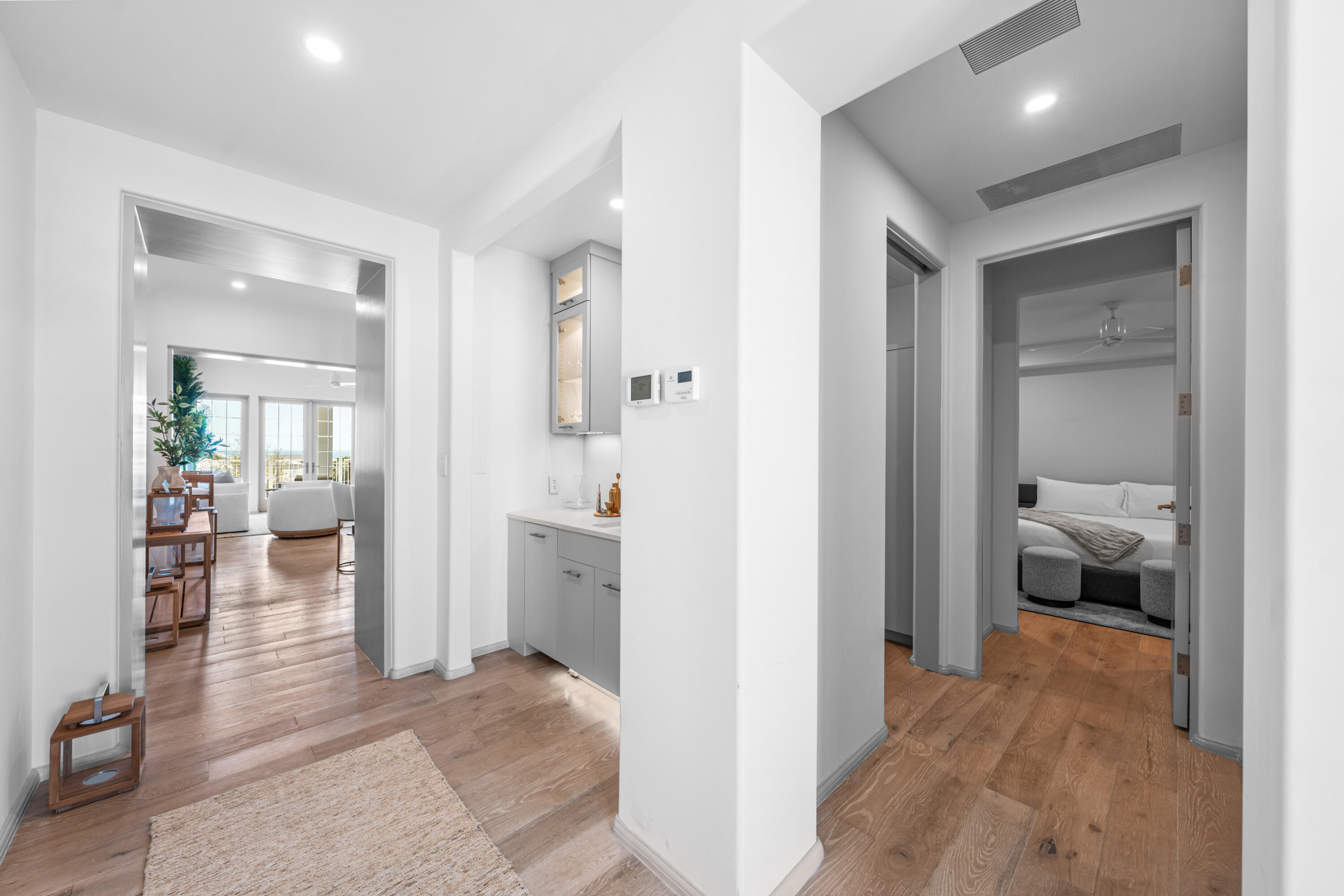 45 W Solaire Way, 307