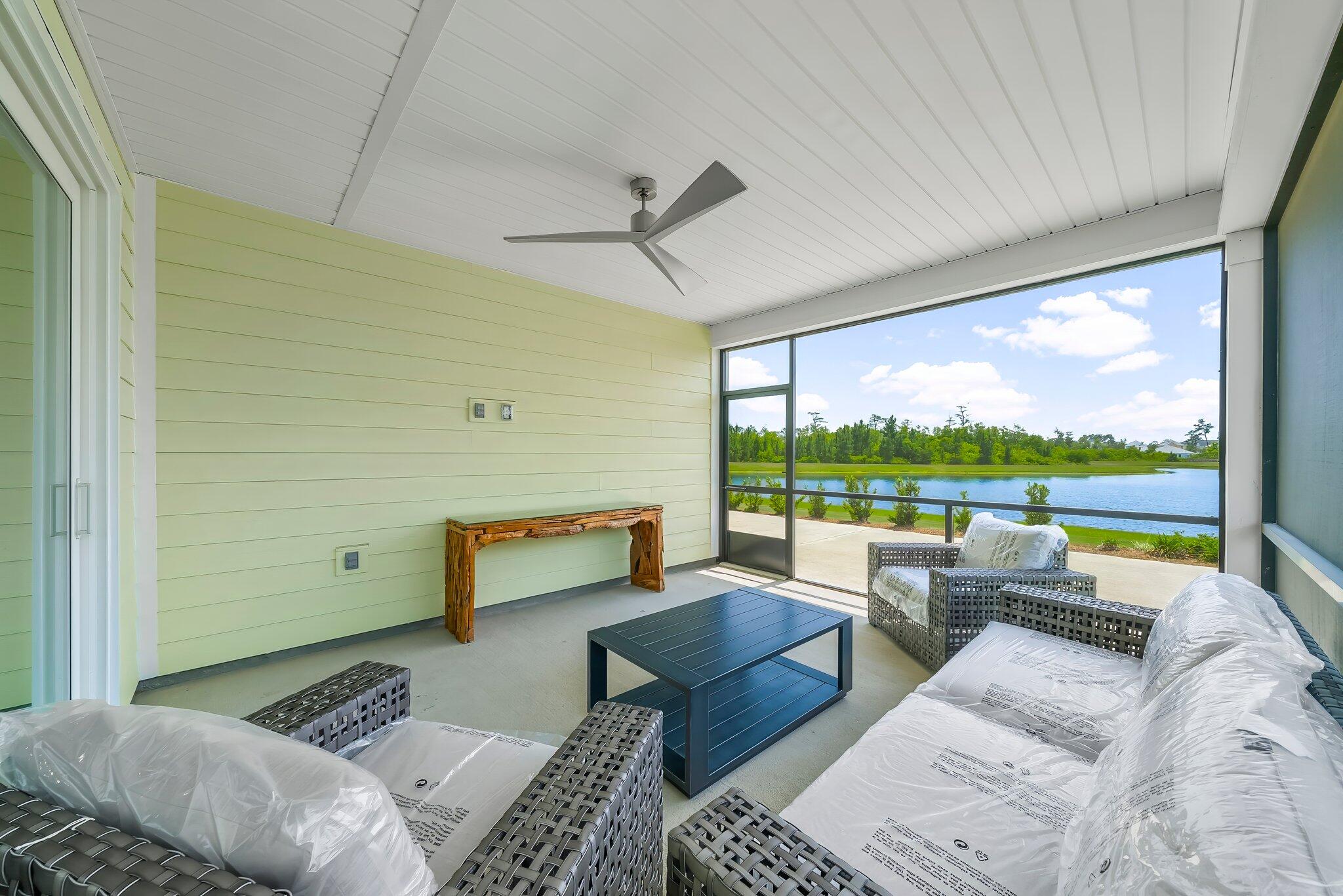 8526 ISLAND BREEZE Avenue