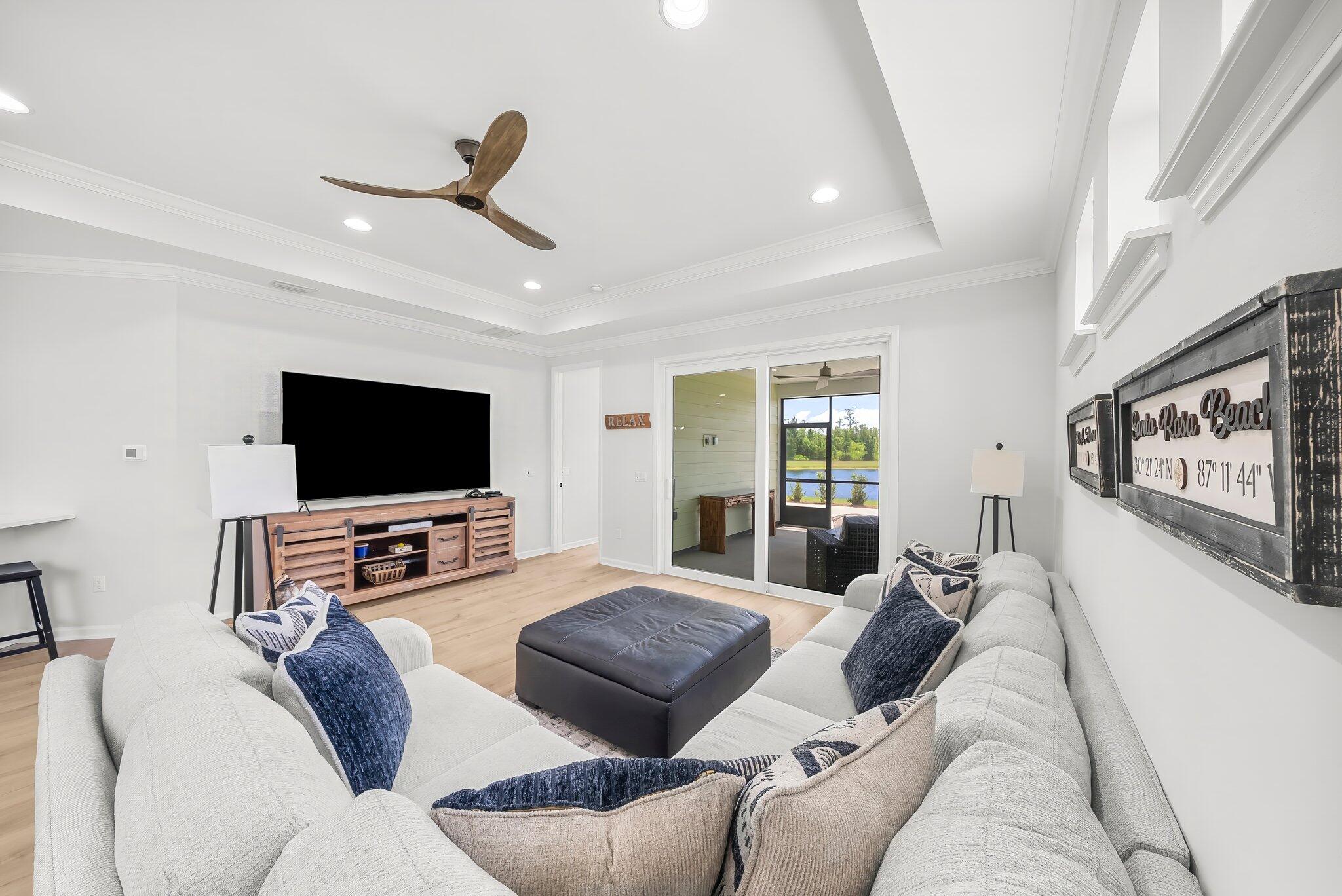 8526 ISLAND BREEZE Avenue