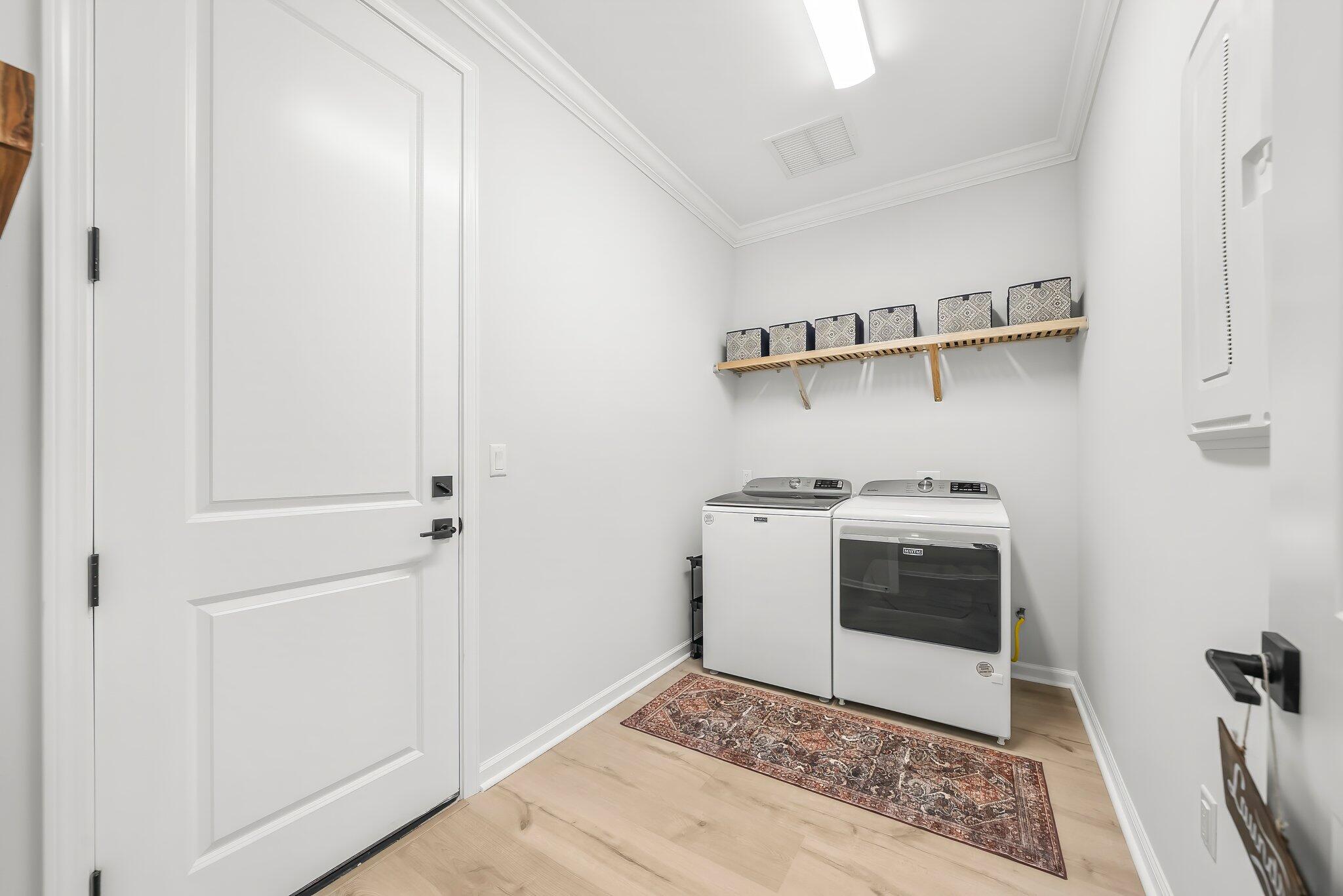 8526 ISLAND BREEZE Avenue