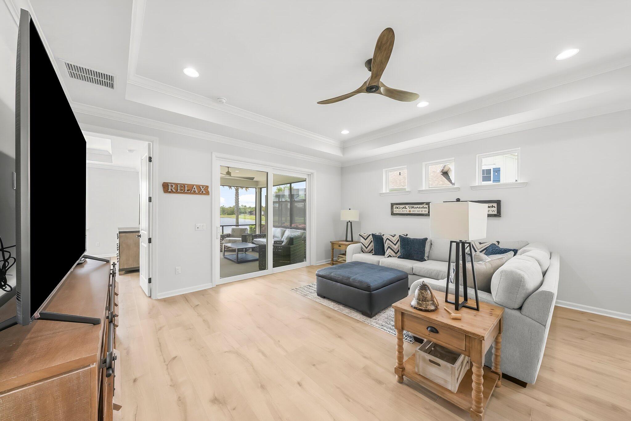 8526 ISLAND BREEZE Avenue