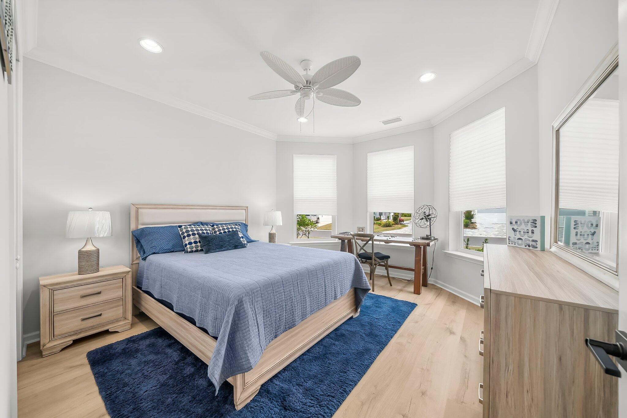 8526 ISLAND BREEZE Avenue