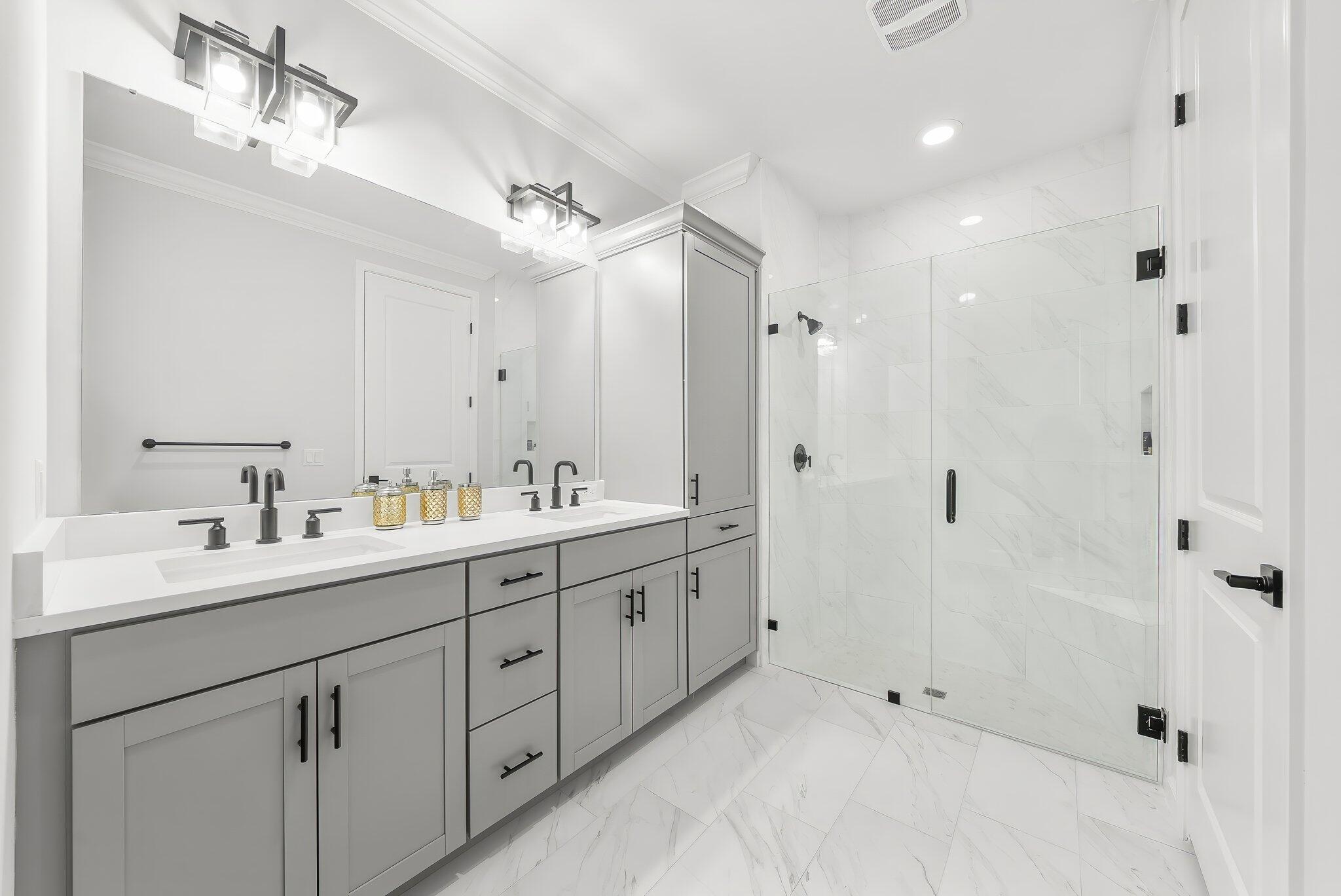 8526 ISLAND BREEZE Avenue