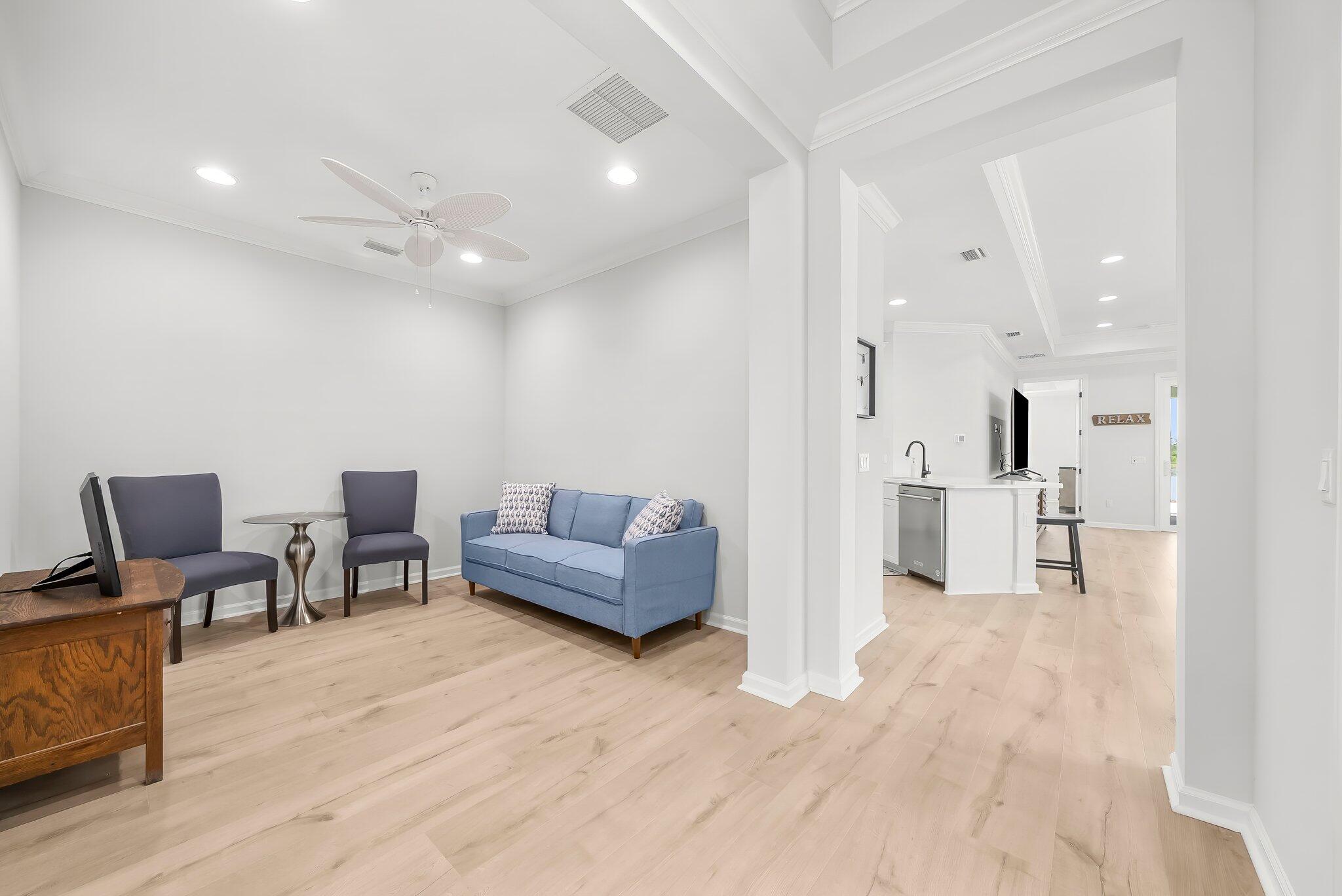 8526 ISLAND BREEZE Avenue