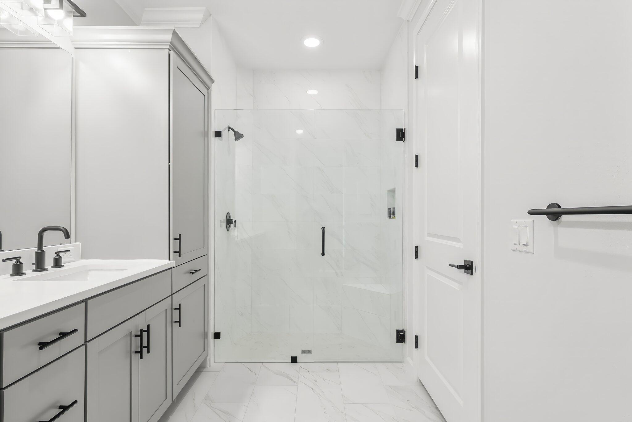 8526 ISLAND BREEZE Avenue