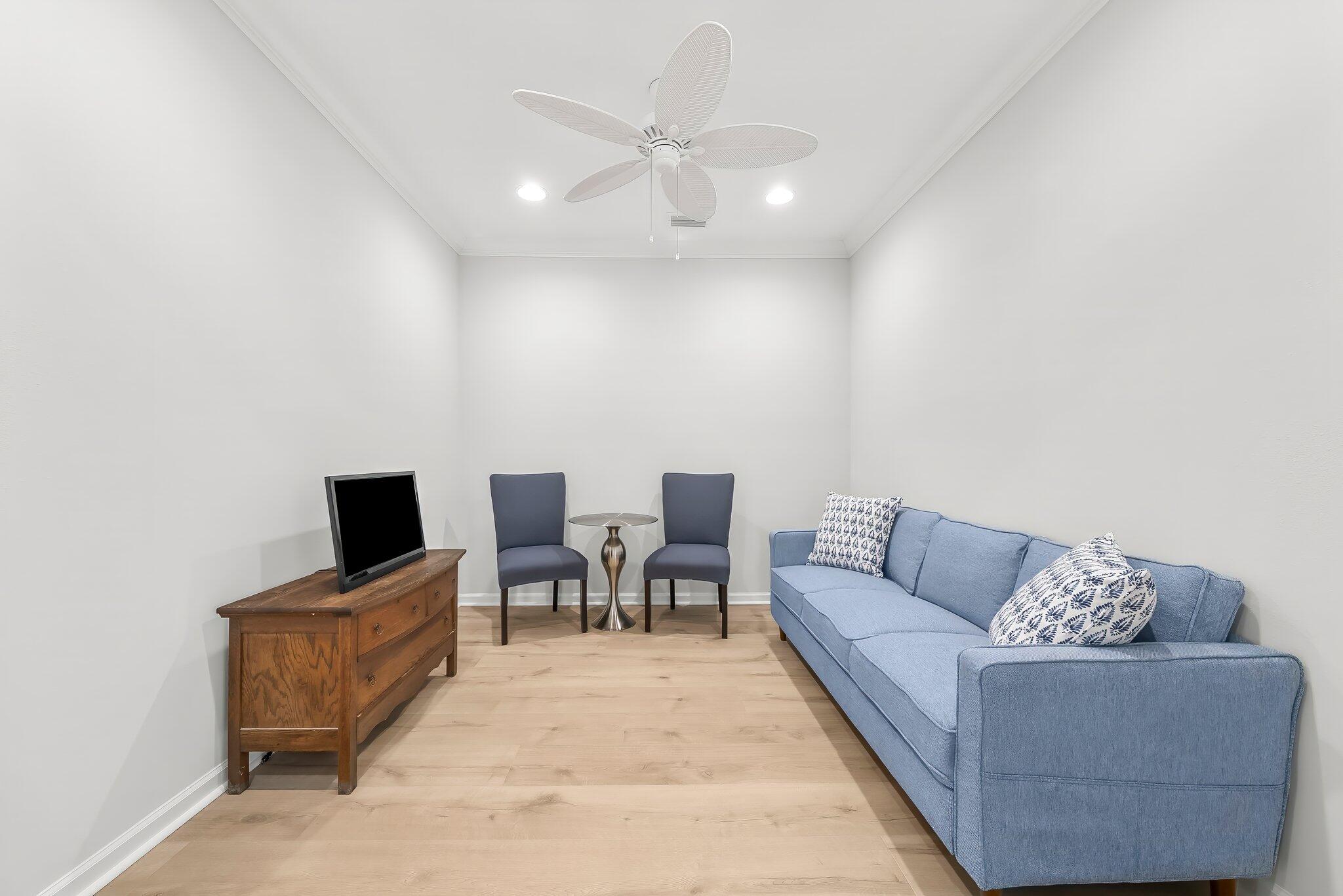 8526 ISLAND BREEZE Avenue